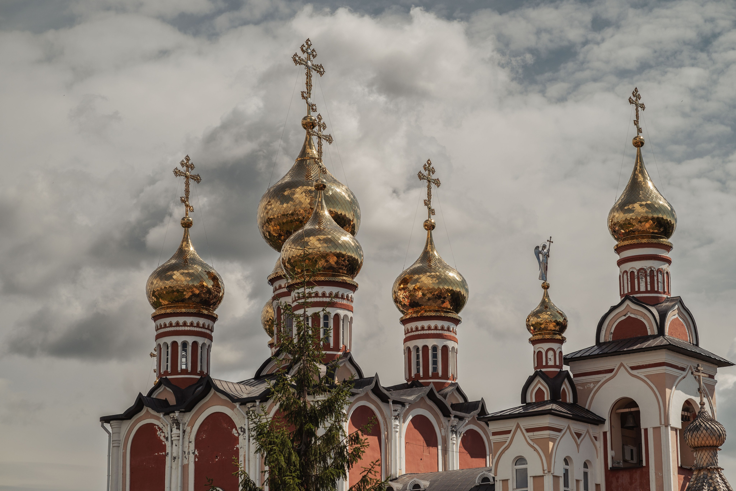 28.07.2024. Меня зовут Михайлов Сергей, занимаюсь фото и видео г. Чебоксарах