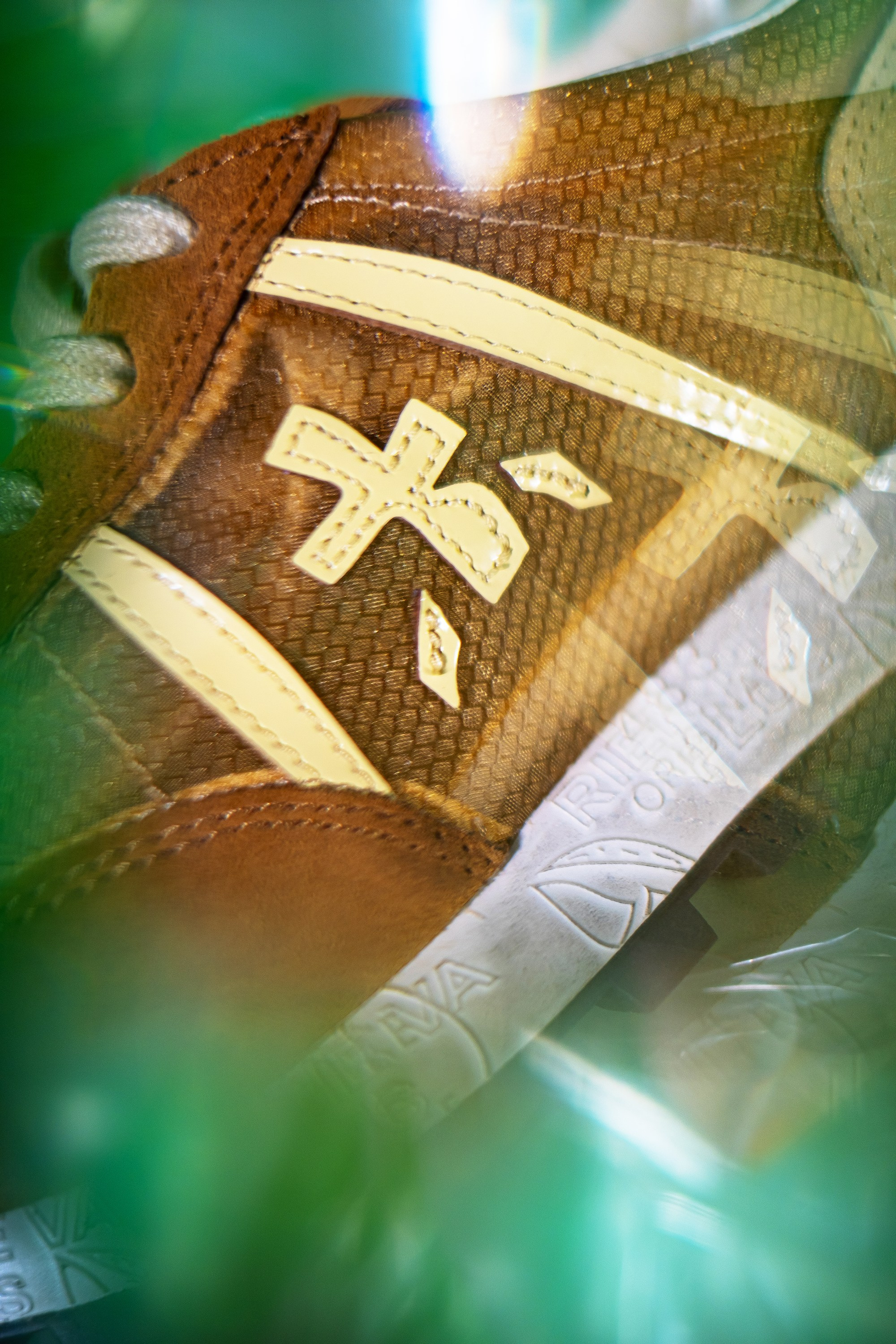 Предметная съёмка для маркетплейсов обуви. Предметный фотограф в Симферополе Антон Катунин