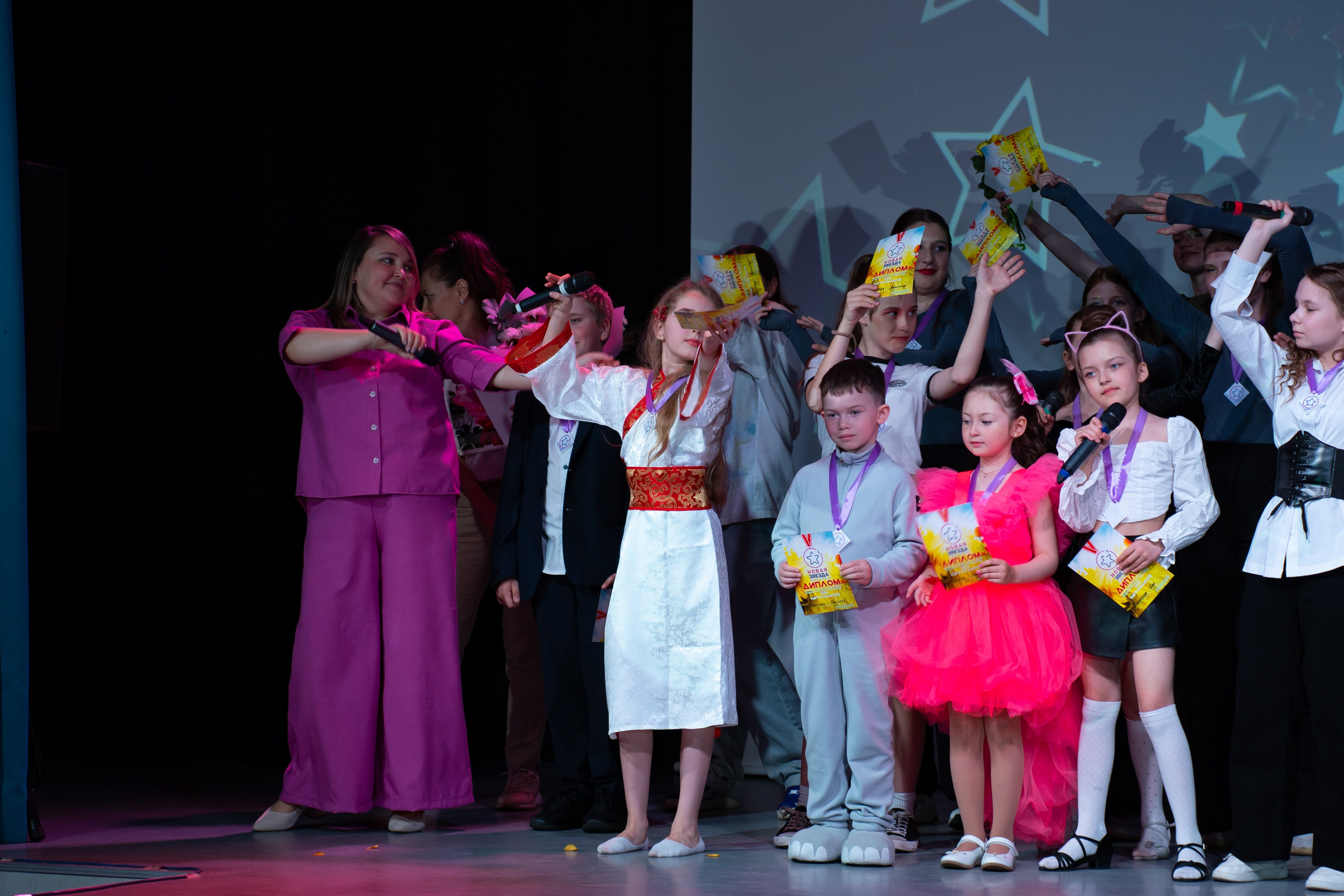 Отчетный концерт продюсерского центра «Новая Звезда». Фото / Видеосъемка в Москве