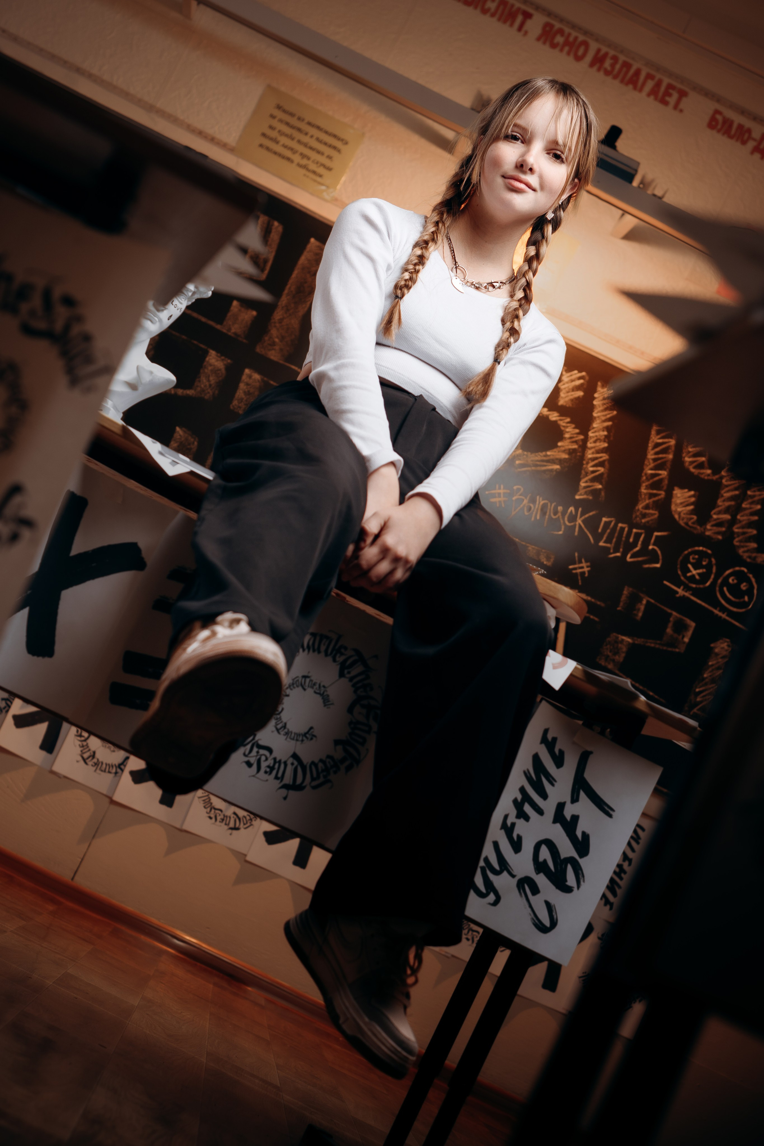 Профессиональная школьная фотография и создание выпускных альбомов в Хабаровске. Современные, яркие и запоминающиеся фотографии для школьников. Уникальный дизайн обложек выпускных книг, которые станут настоящей памятью о школьных годах. Закажите качественные фото и стильные альбомы для выпускников в Хабаровске. Нажмите заказать Выпускные Альбомы ( Дипломы ) в Хабаровске и мы свяжемся свами.