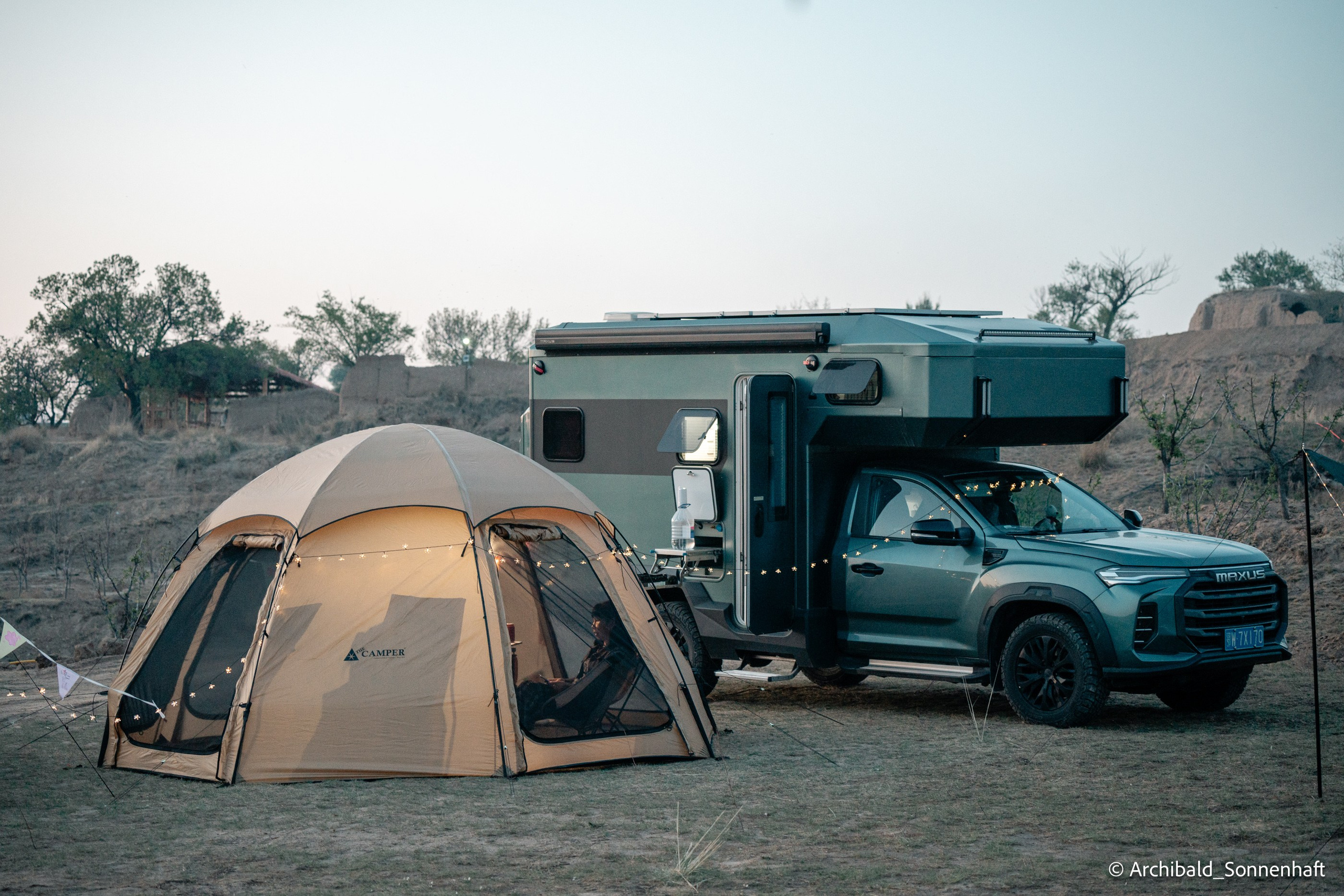 Auto-trip to Datong, Camp. Photographer in Guangzhou, China. Archibald Sonnenhaft
