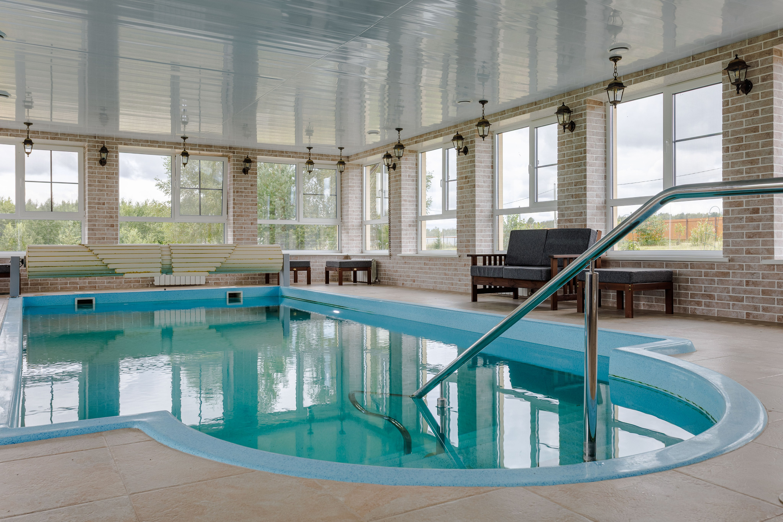 крытый бассейн в коттедже