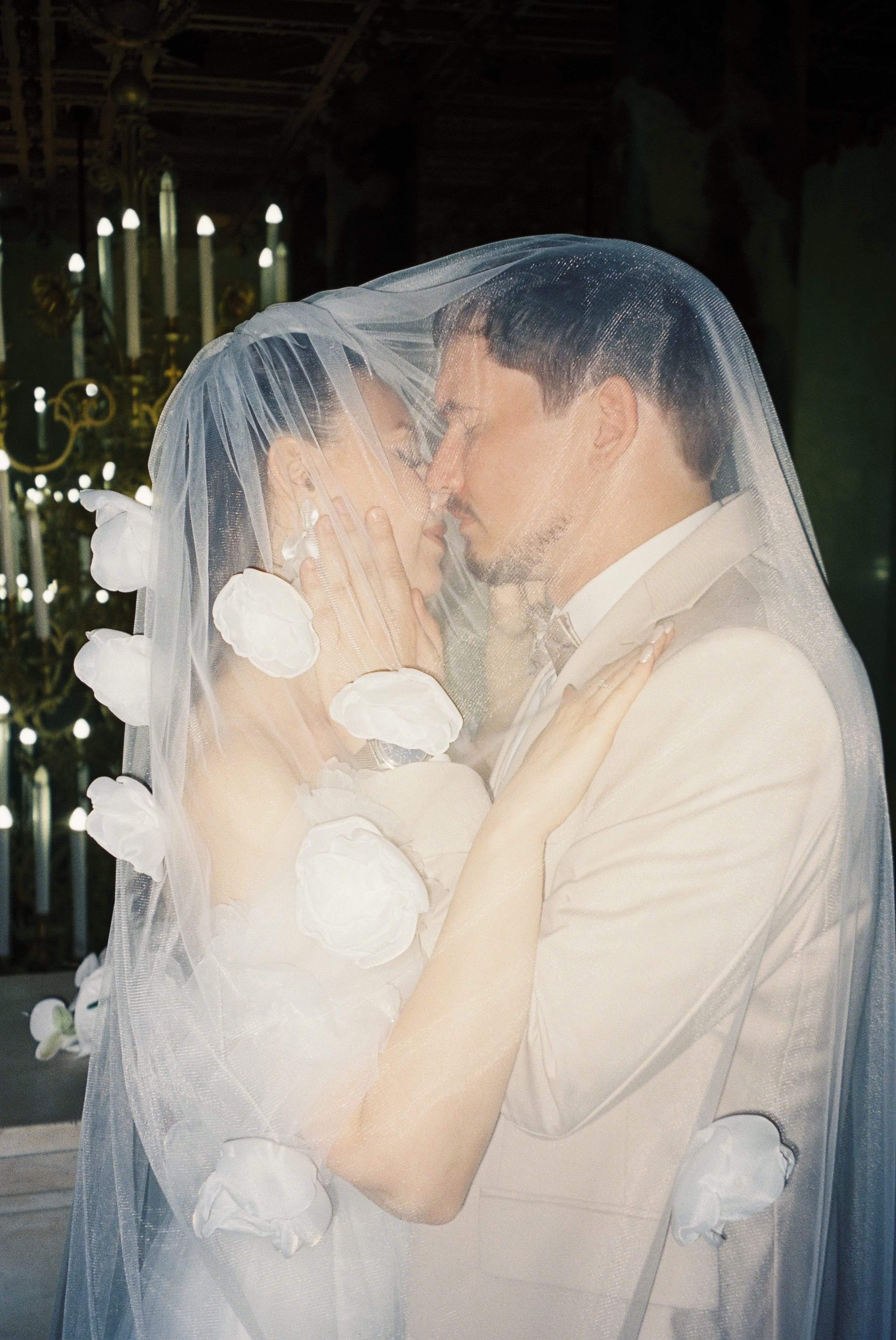 Свадебная фотосессия в гостинице «Ленинградская». Свадебный фотограф в Москве Элина Ларченкова. Фото, которые цепляют