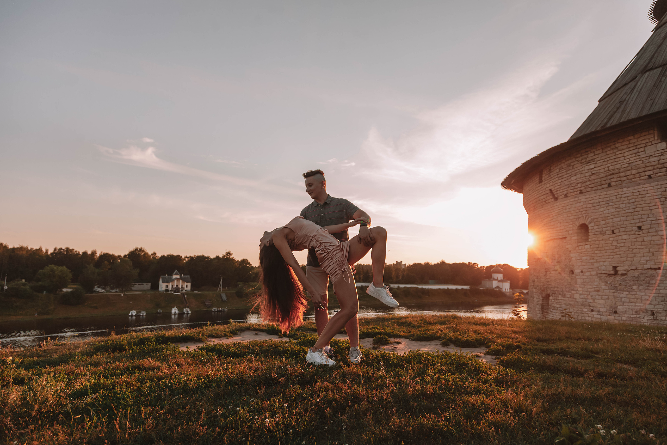 Прогулка на закате. Свадебный фотограф в Пскове и Санкт-Петербурге | Анна Голикова