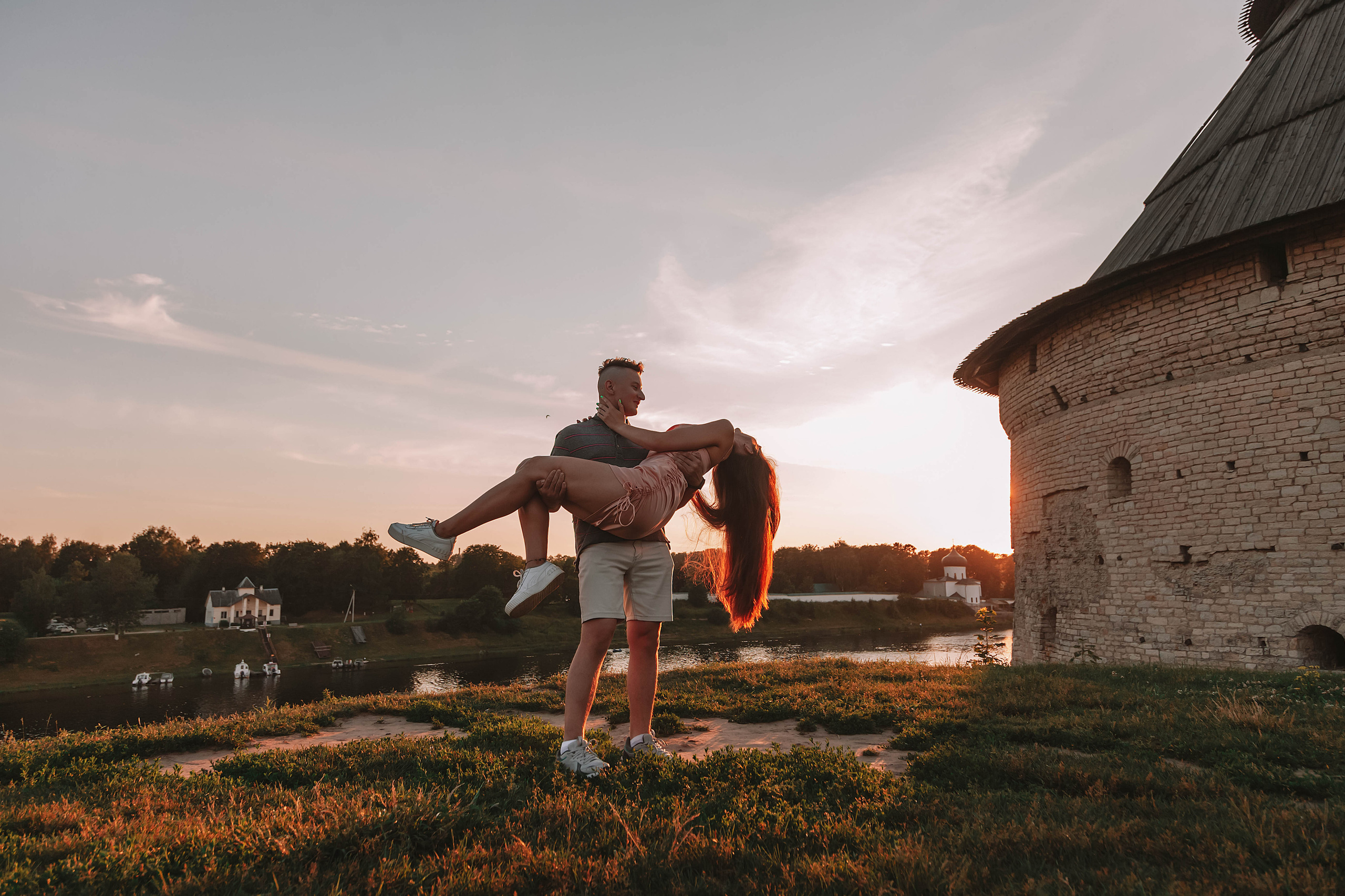 Прогулка на закате. Свадебный фотограф в Пскове и Санкт-Петербурге | Анна Голикова