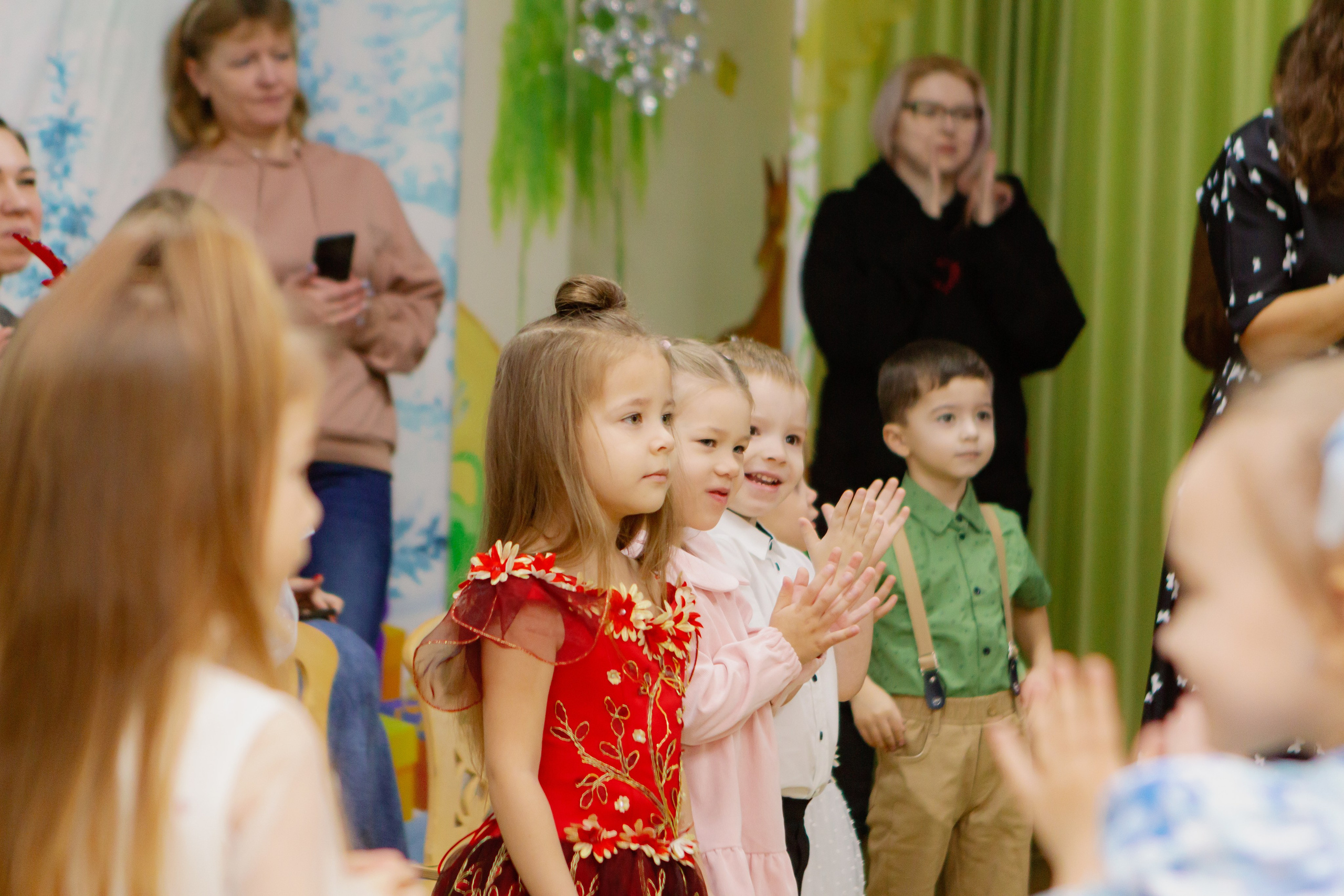 Фотосъёмка новогоднего утренника. Фотограф в Екатеринбурге Пойгина Елена