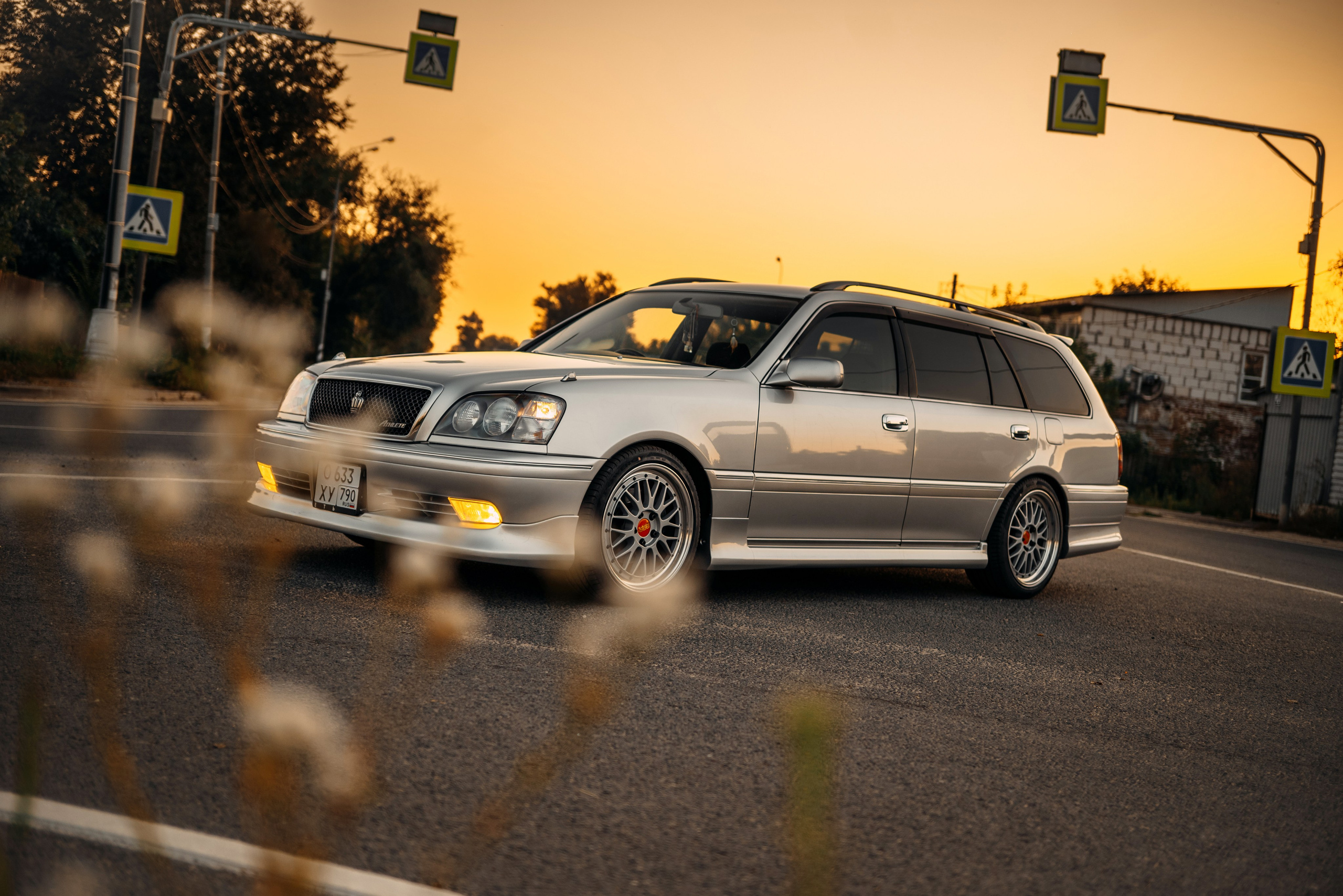 Toyota Crown Estate Athlete V JZS171W. DeLorein