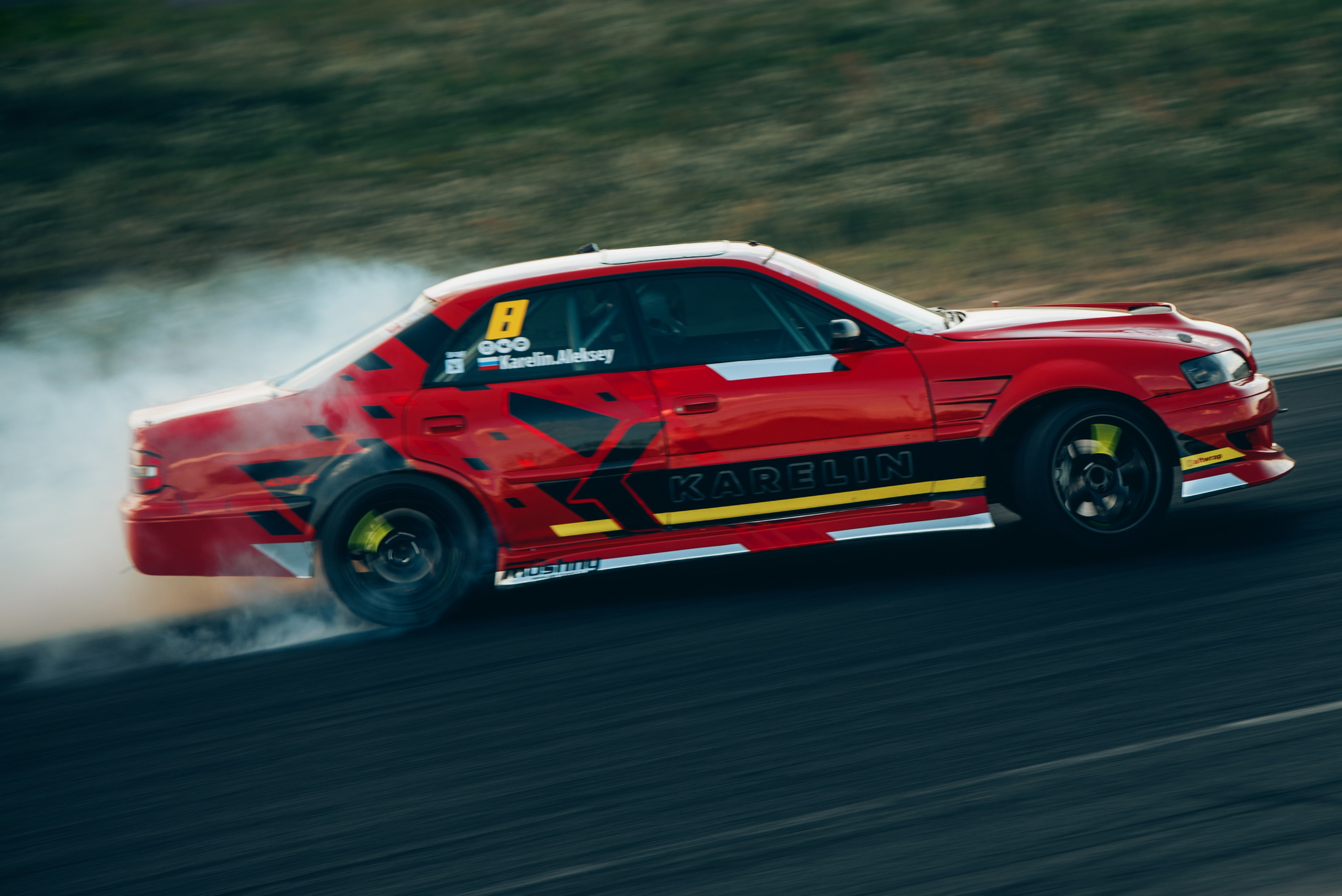 Rds запад ADM Raceway. DeLorein