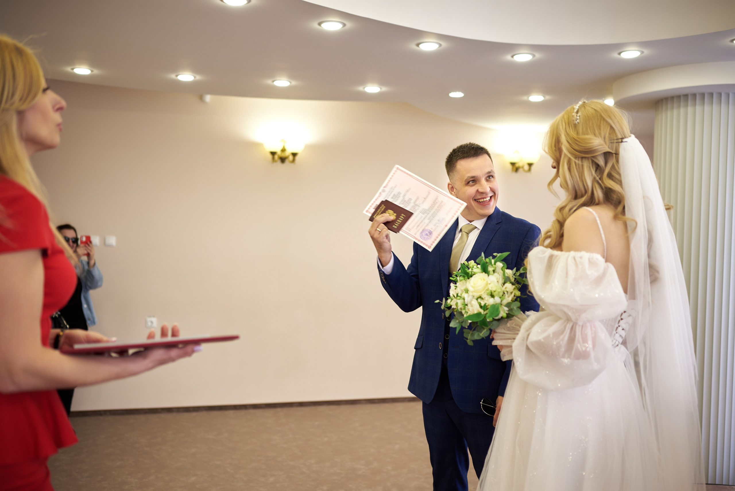 Фотограф Старый Оскол, Губкин. Свадебная фотосессия, доступная цена. Профессиональный фотограф Старый Оскол, Губкин — свадьба, венчание, крещение, юбилей и день рождения