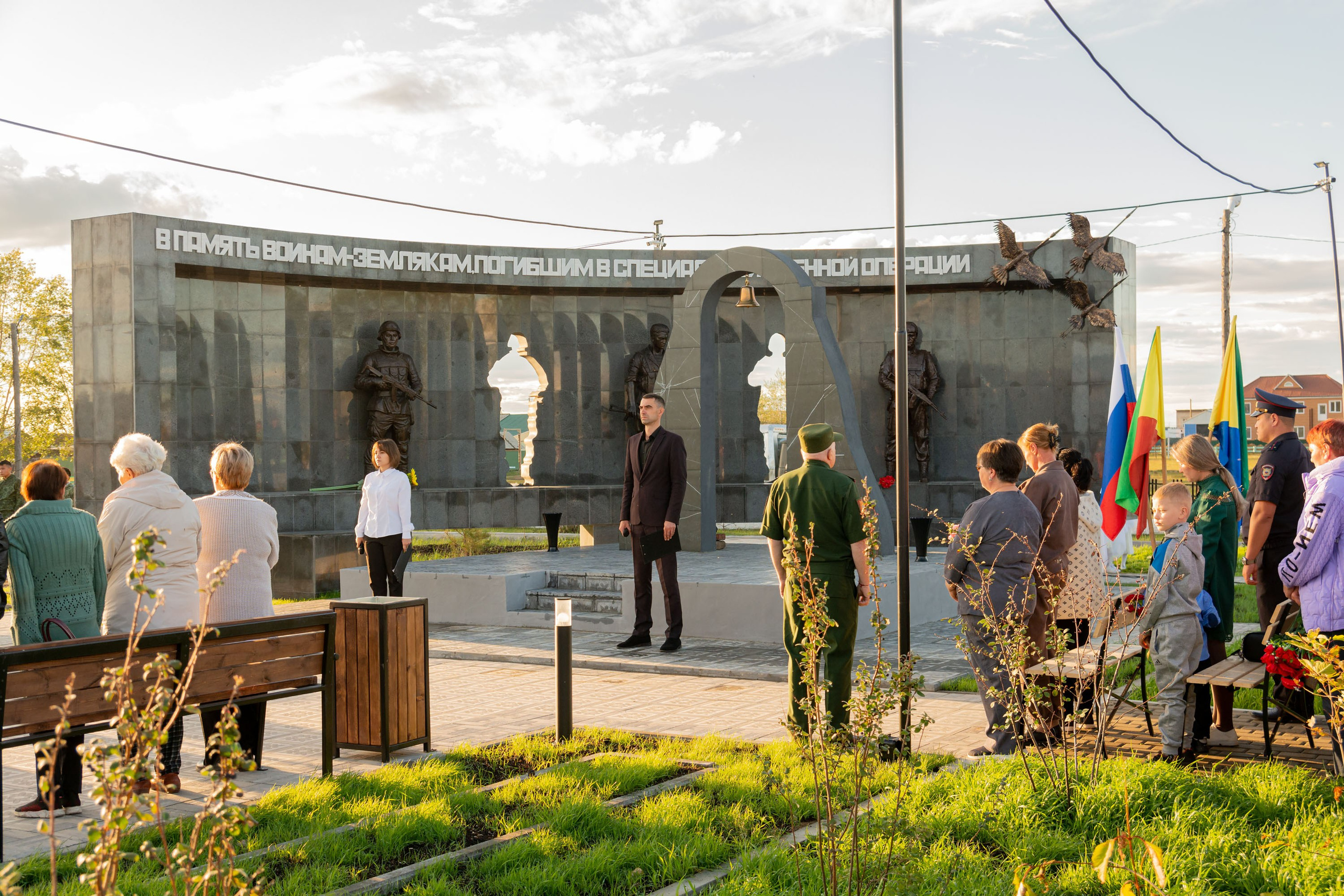 Открытие мемориального комплекса. Фотограф широкого профиля Чита-Цасучей