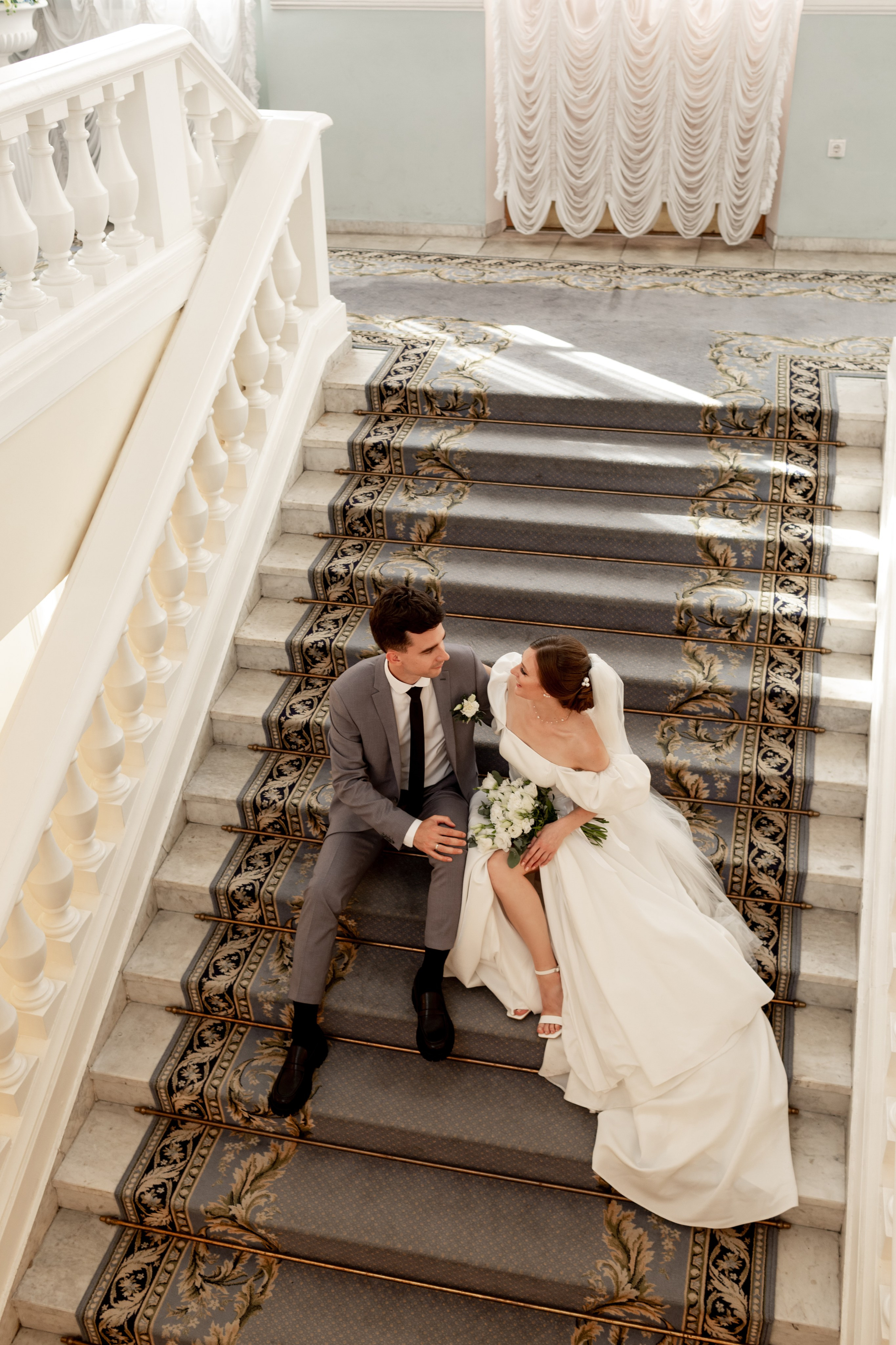 Свадебная фотопрогулка в Санкт-Петербурге. Свадебный фотограф Кирилл Белый