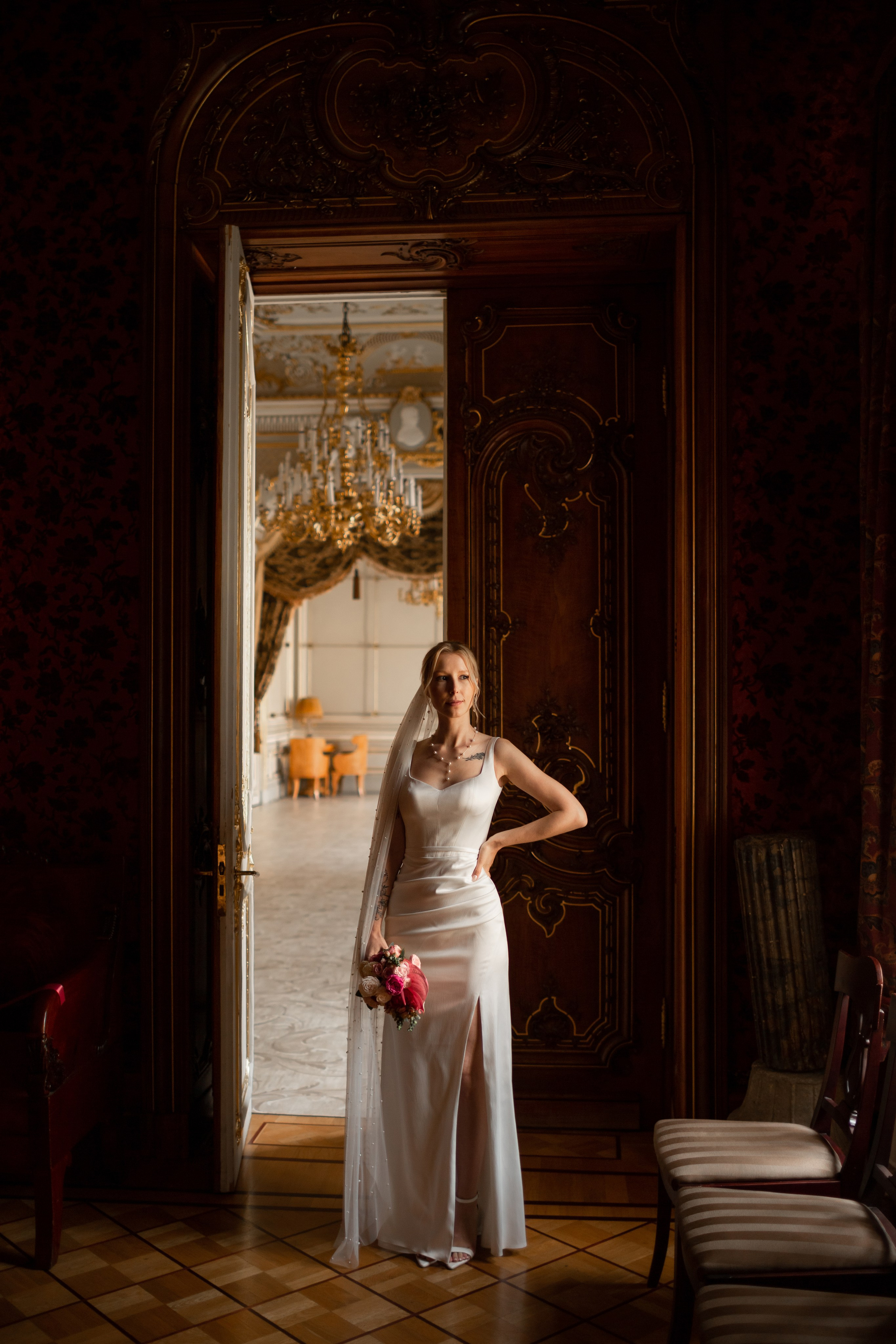 Свадебная фотосессия во дворцах Петербурга. Свадебный фотограф Кирилл Белый