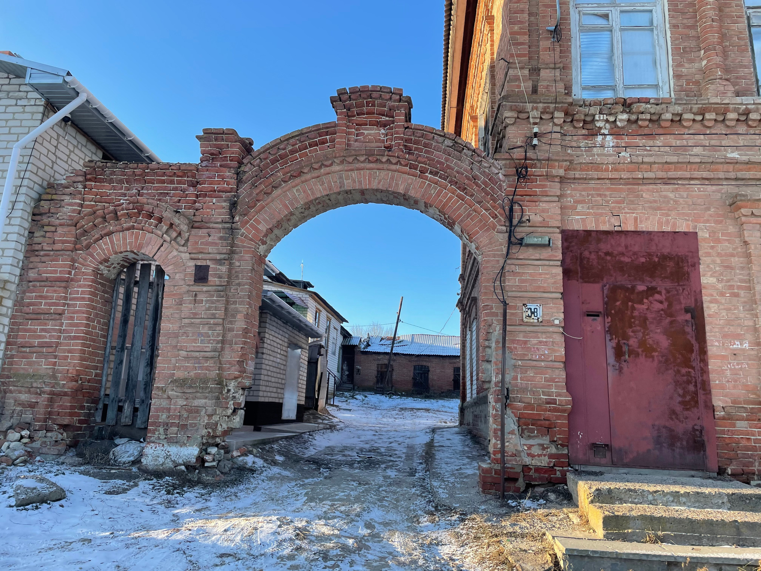 20 036 Здание красный кирпич. ВИЗУАЛЬНЫЕ И ЗВУКОВЫЕ РЕШЕНИЯ ДЛЯ БИЗНЕСА И СЪЁМОК ТЕЛЕТЕЛА