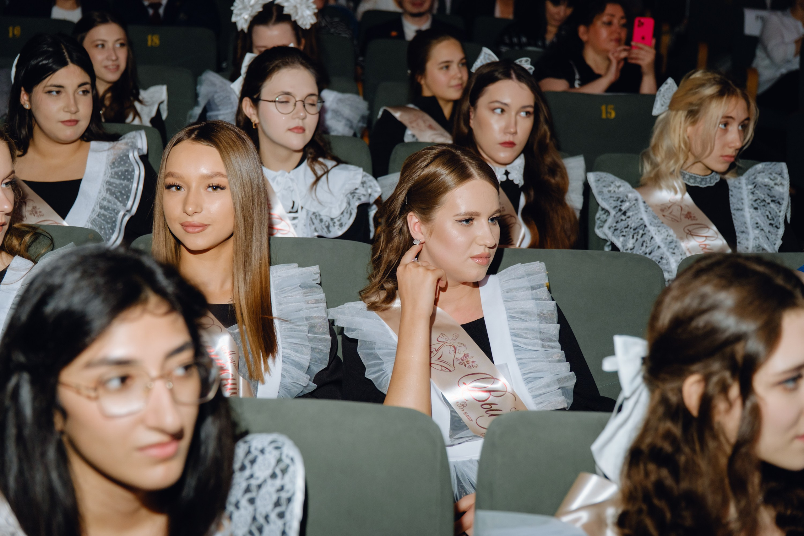 Последний звонок 11 класс. Фотограф Софья Володкина