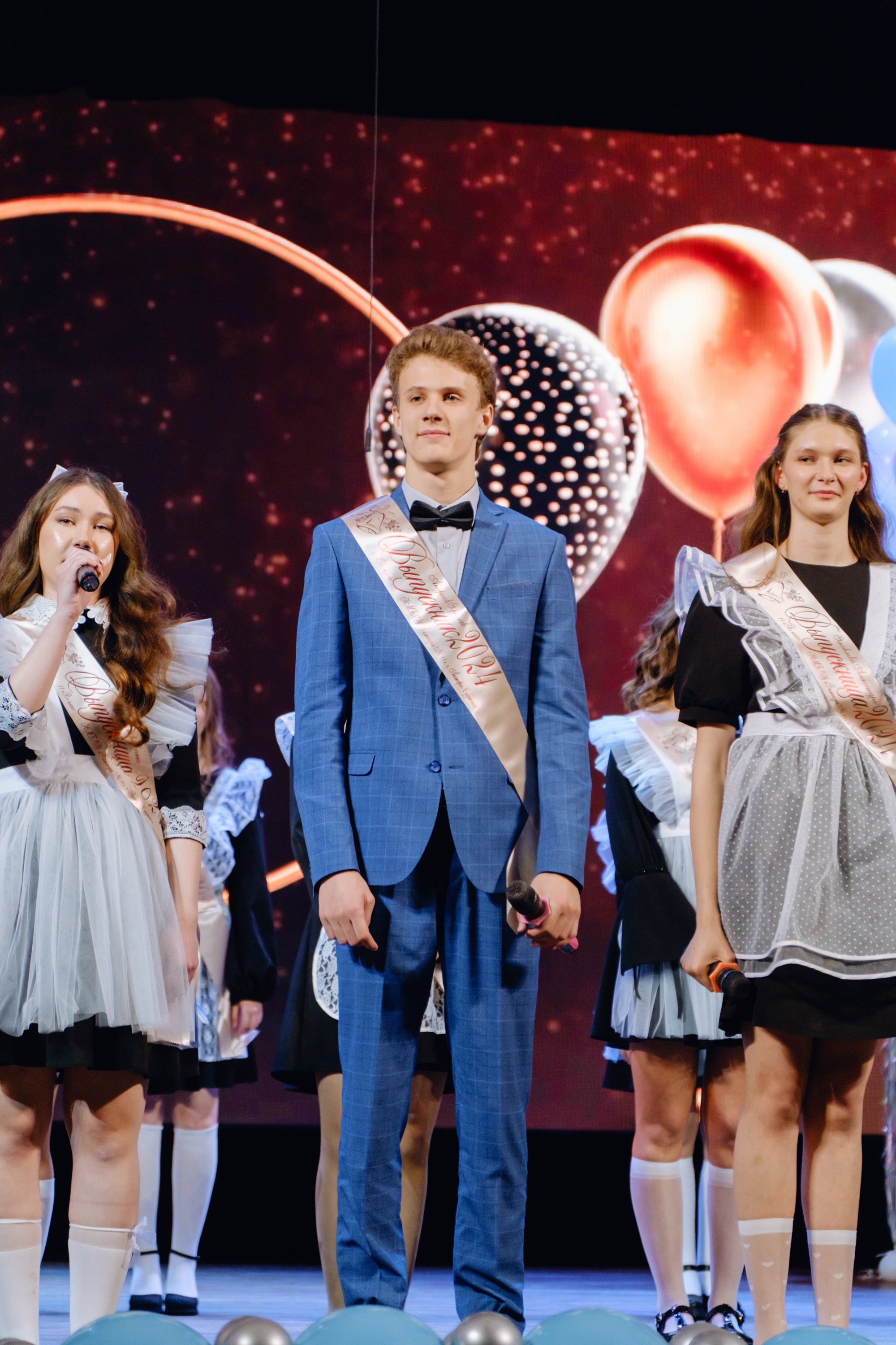 Последний звонок 11 класс. Фотограф Софья Володкина