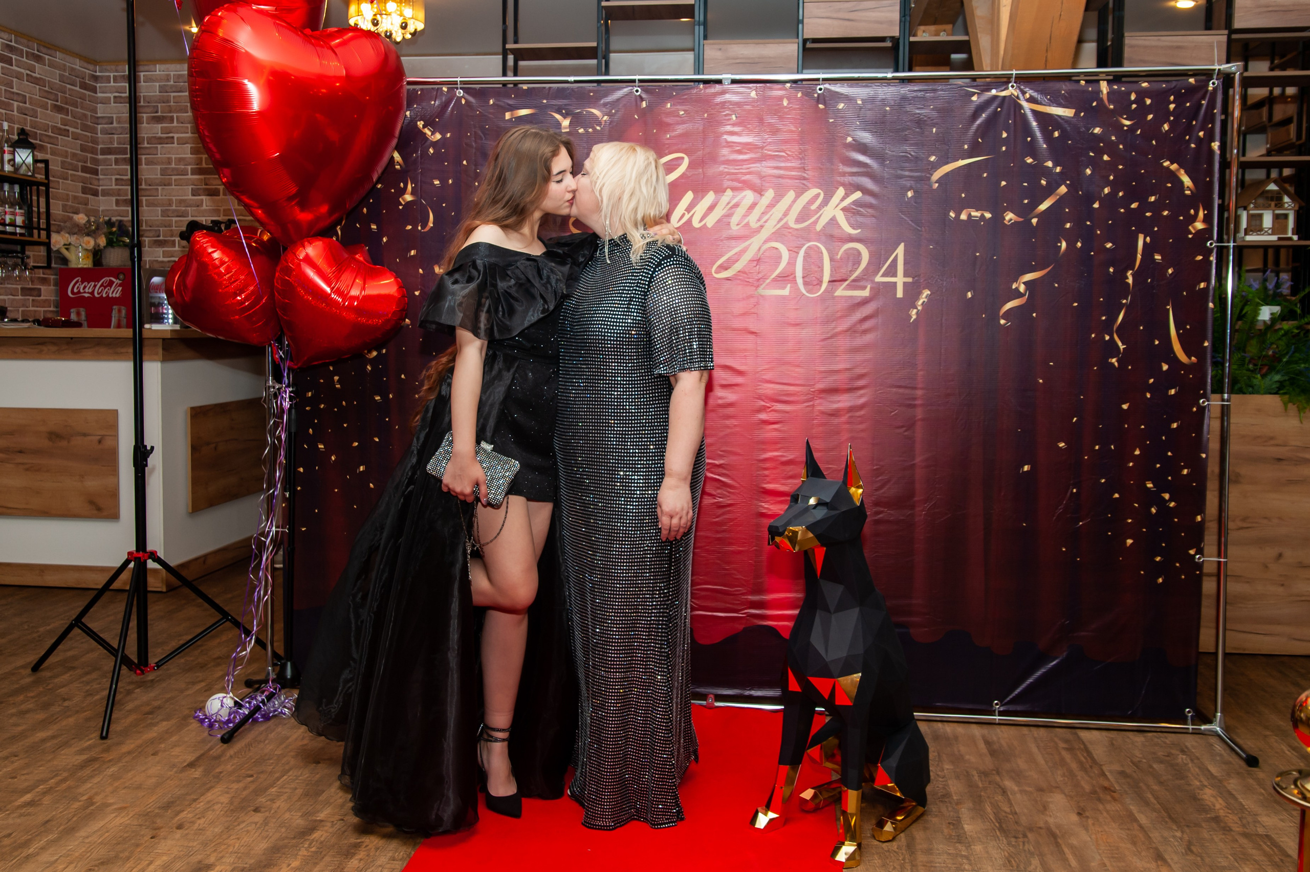 Выпускной МАОУ СОШ № 17 им. Эдуарда Есаяна. Свадебный и семейный фотограф Денис Лукьянов в Краснодаре, Краснодарском крае и Республике Крым