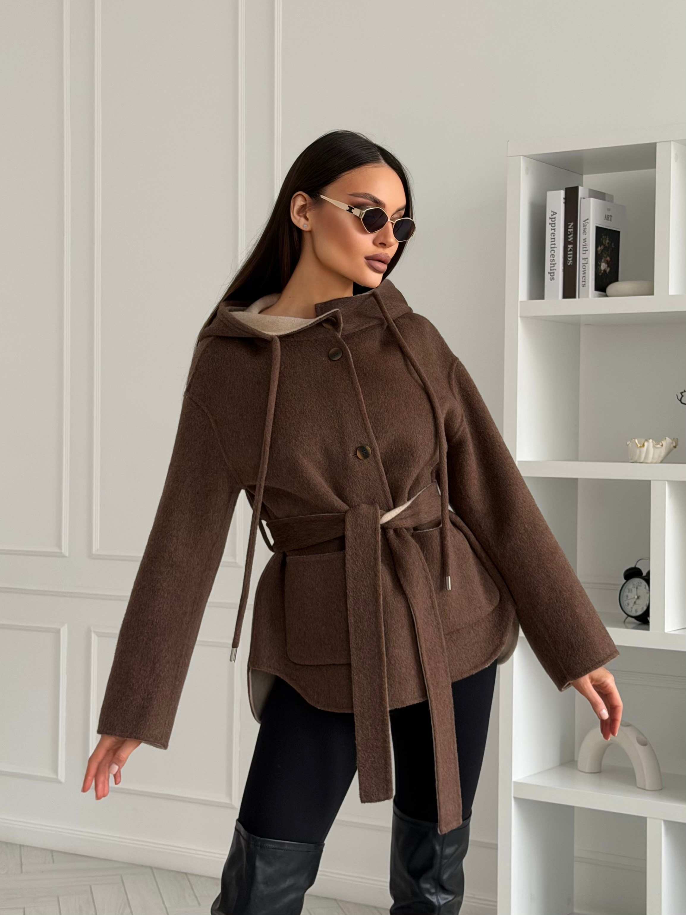 Оптовые продажи верхней одежды. Женские пальто из шерсти — заказать