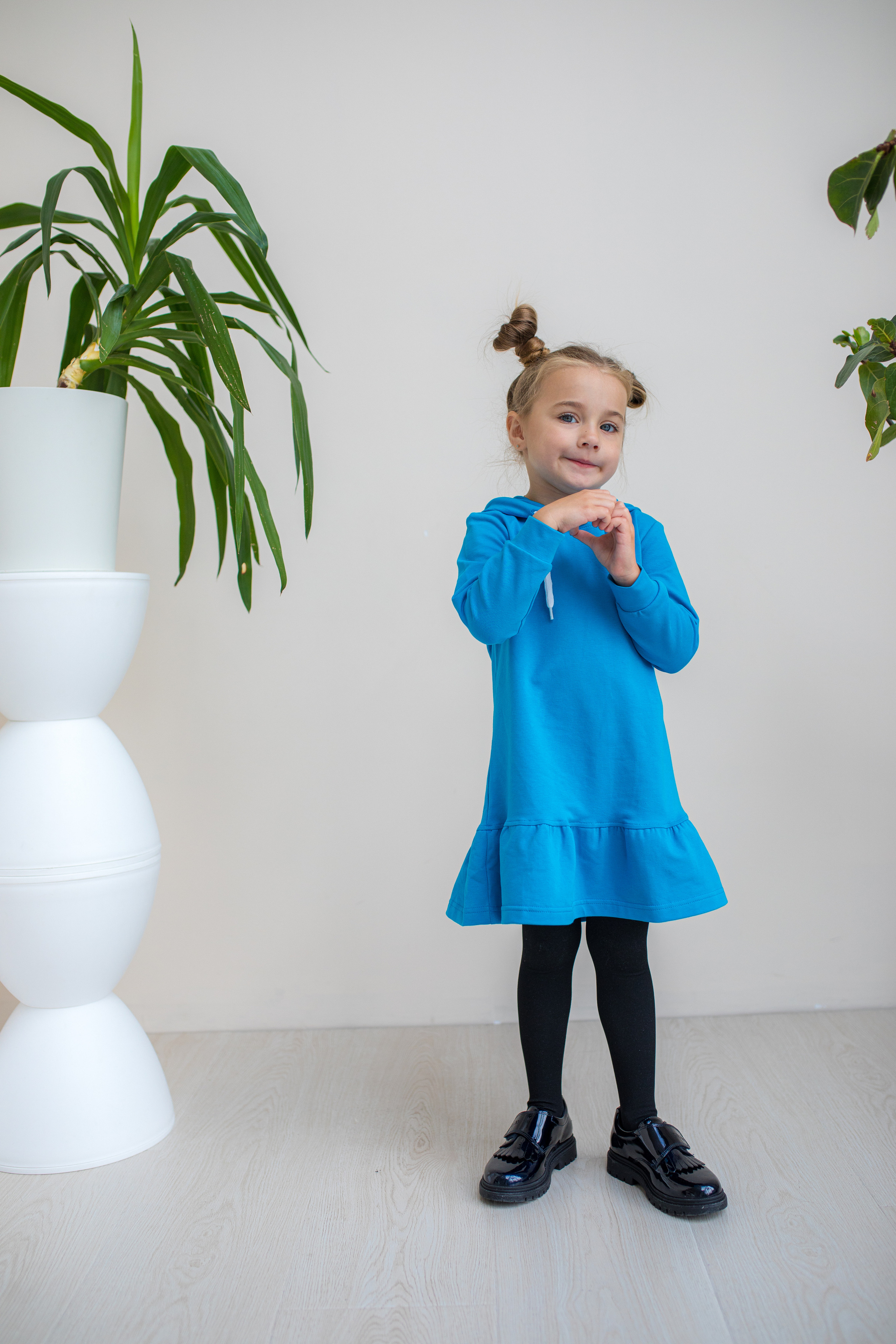 Съемка для бренда-производителя детских платьев. Фотограф в Москве Ира Никина