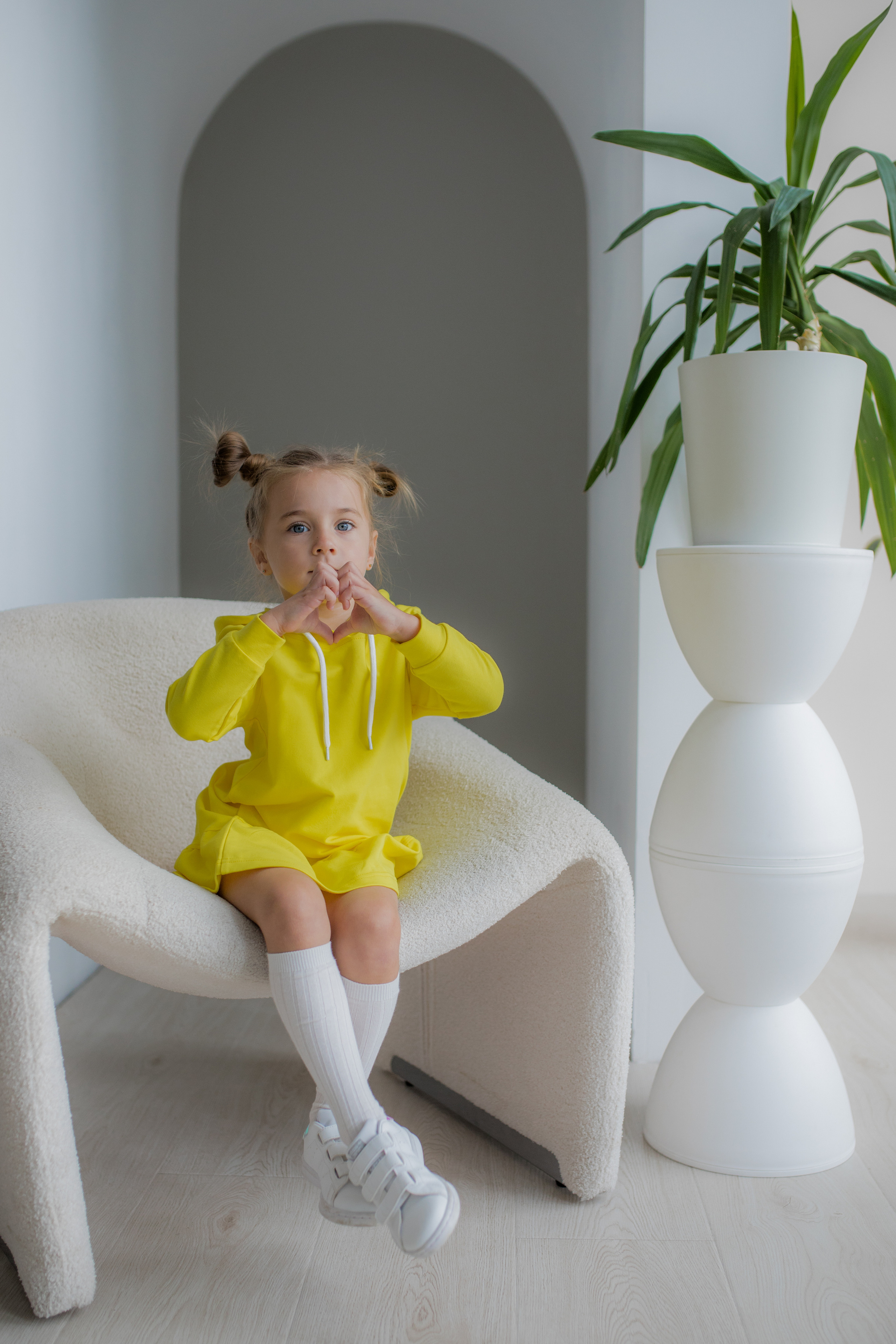 Съемка для бренда-производителя детских платьев. Фотограф в Москве Ира Никина