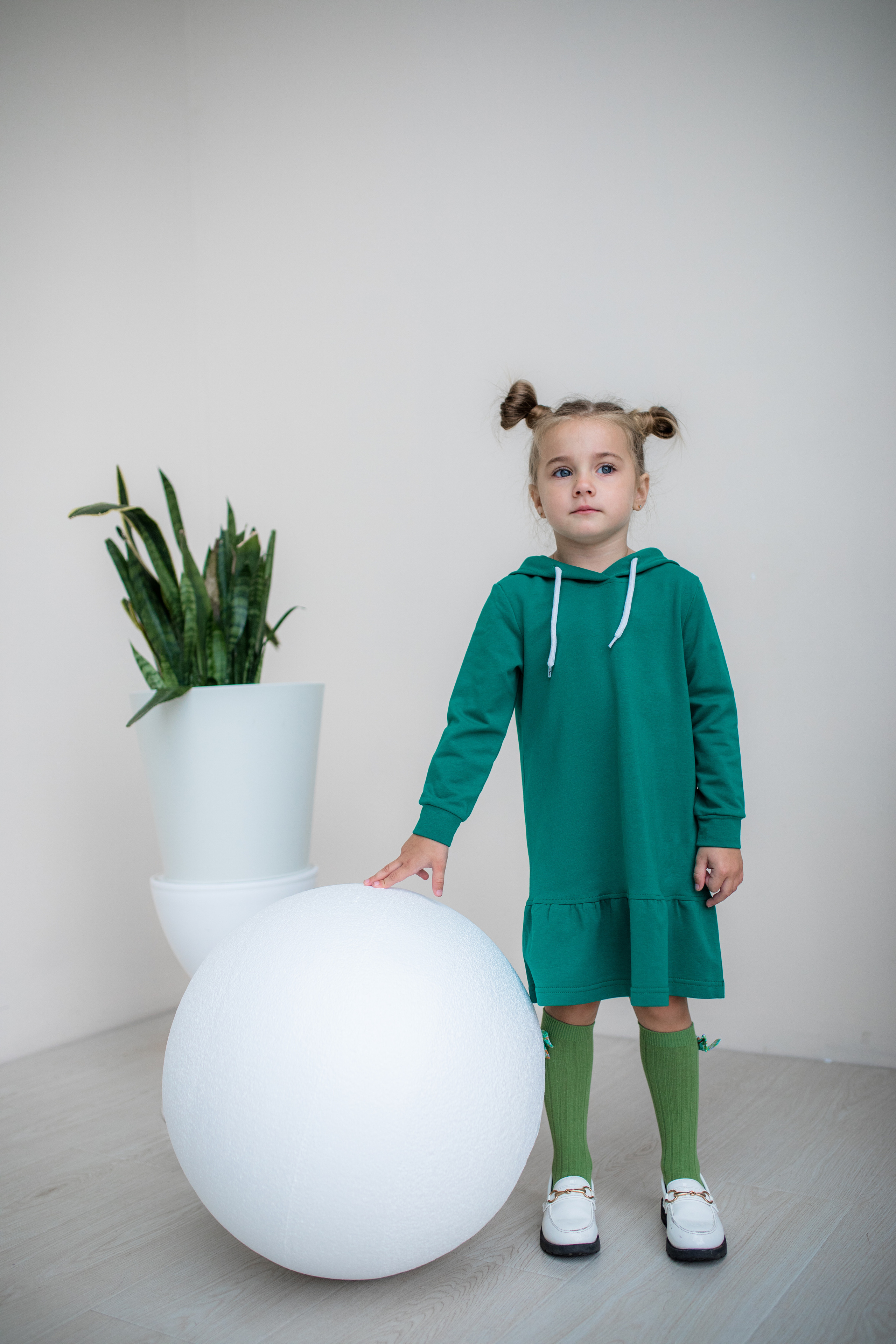 Съемка для бренда-производителя детских платьев. Фотограф в Москве Ира Никина