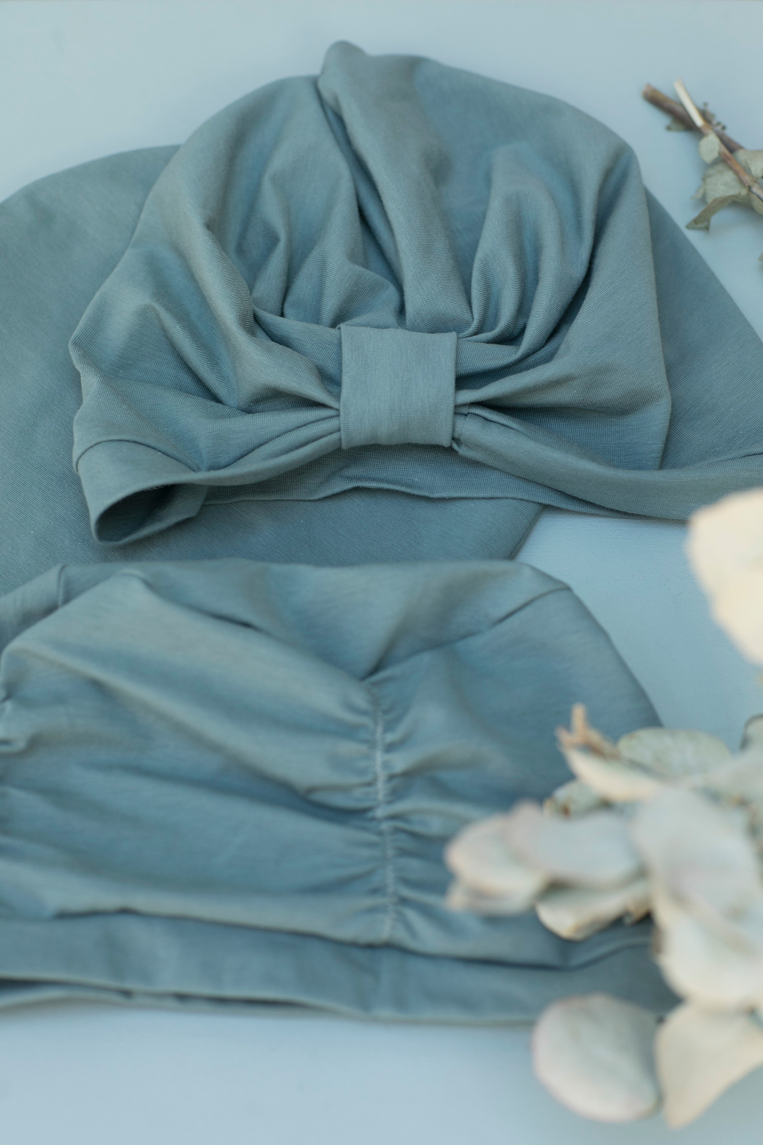 Съёмка для бренда-производителя головных уборов. Фотограф в Москве Ира Никина