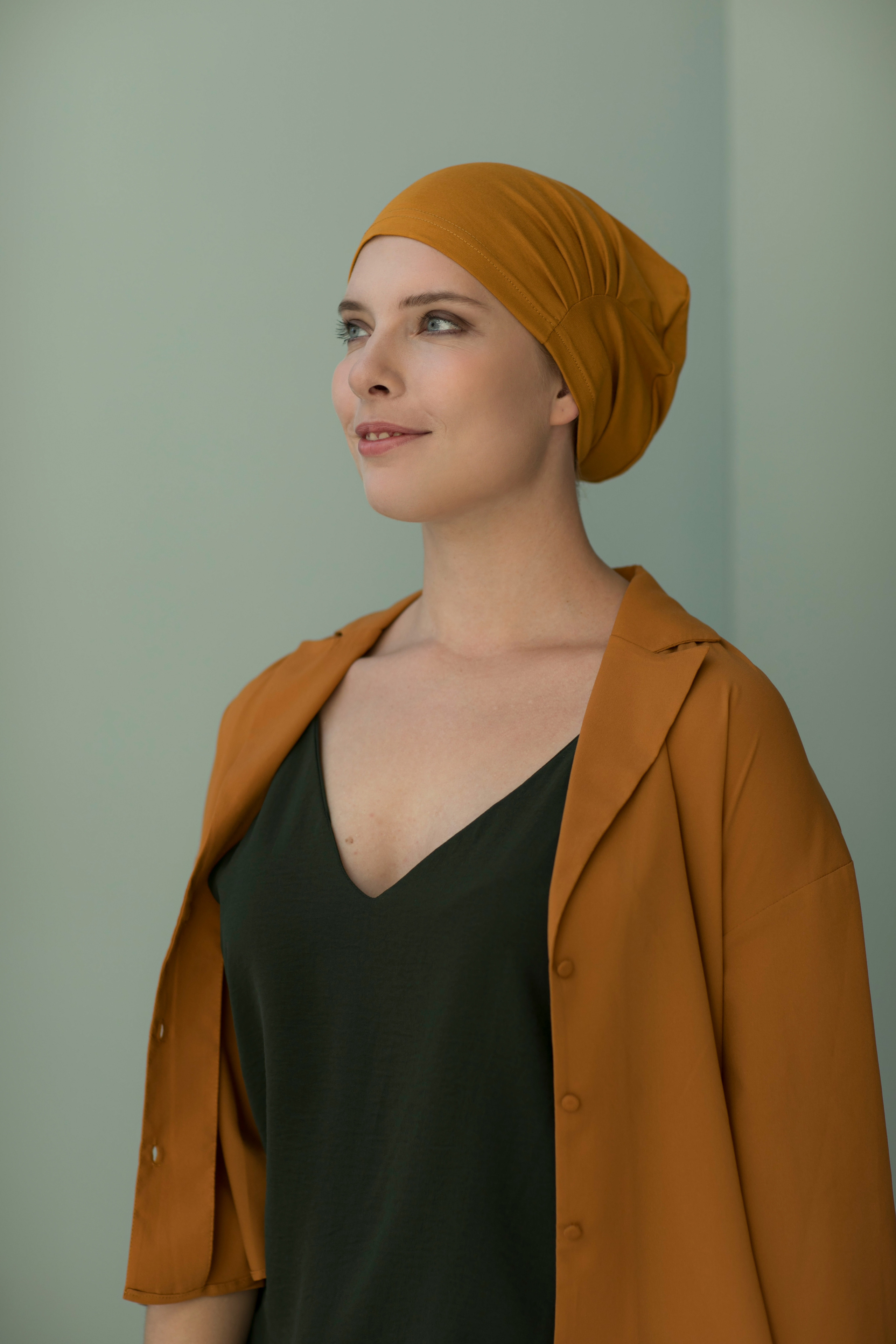 Съёмка для бренда-производителя головных уборов. Фотограф в Москве Ира Никина