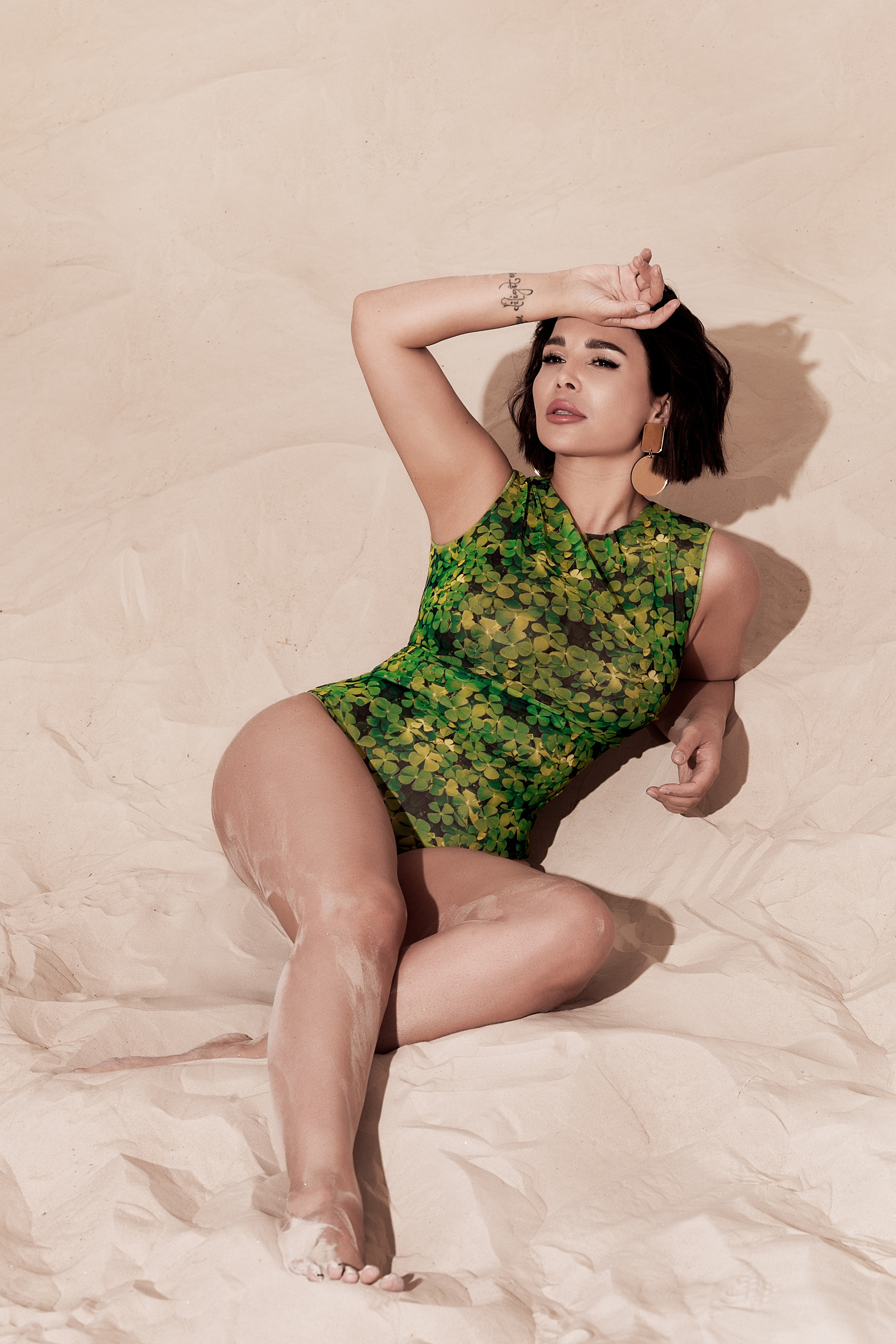 Рекламная съёмка купальников для блогера. Фотограф в Москве Ира Никина