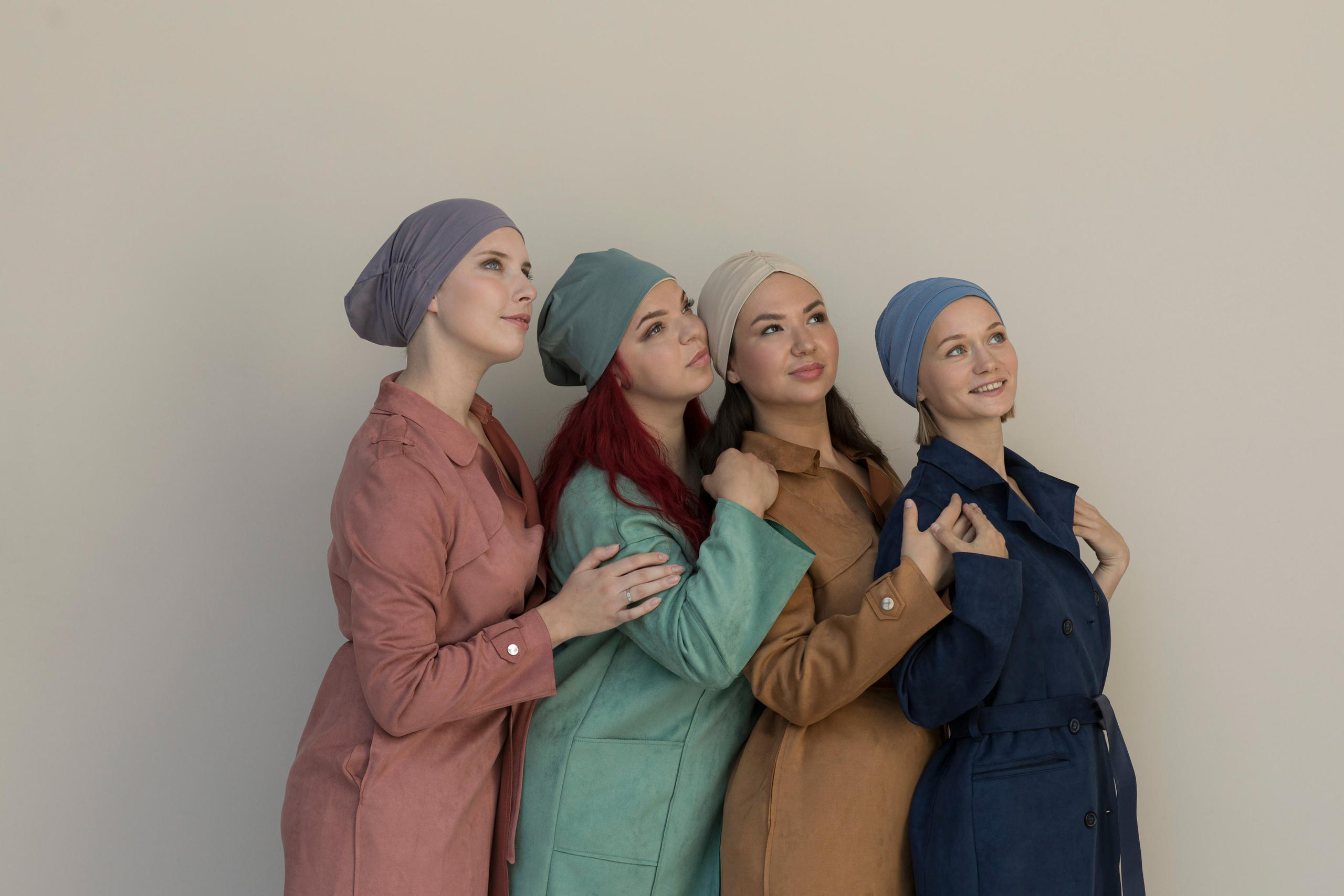 Съёмка для бренда-производителя головных уборов. Фотограф в Москве Ира Никина