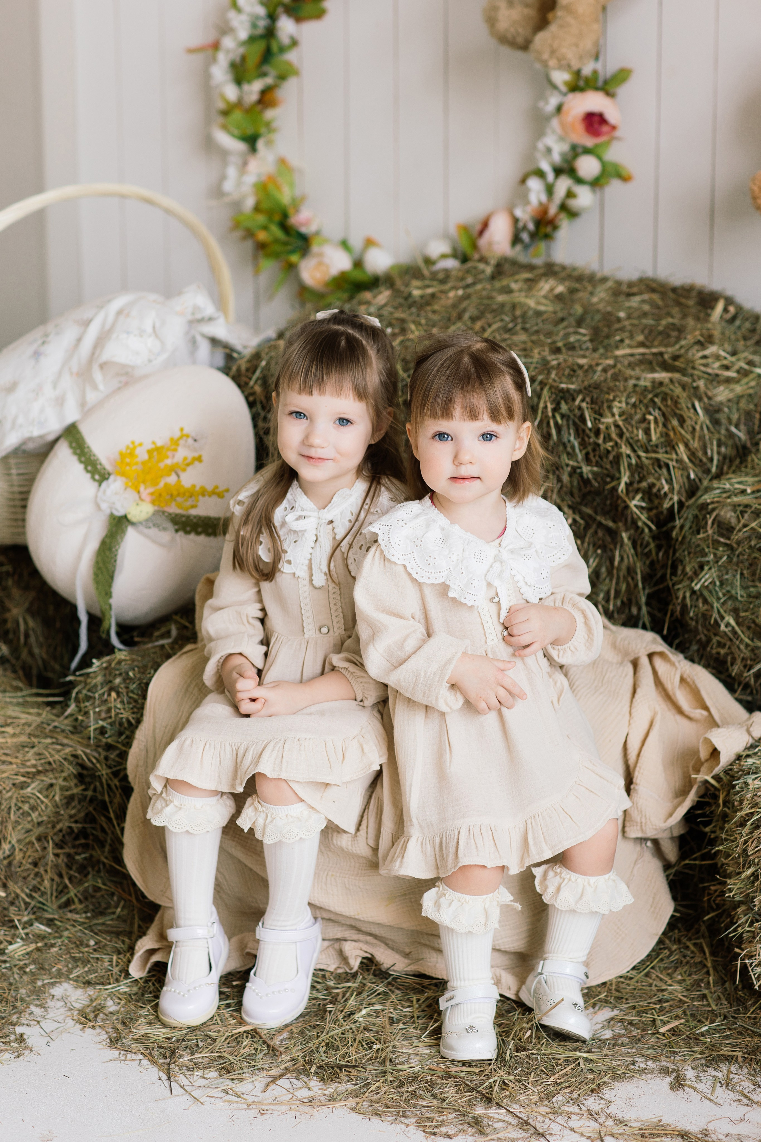 Варя и Мира фотосессия к Пасхе. Семейный фотограф Толстикова Кристина