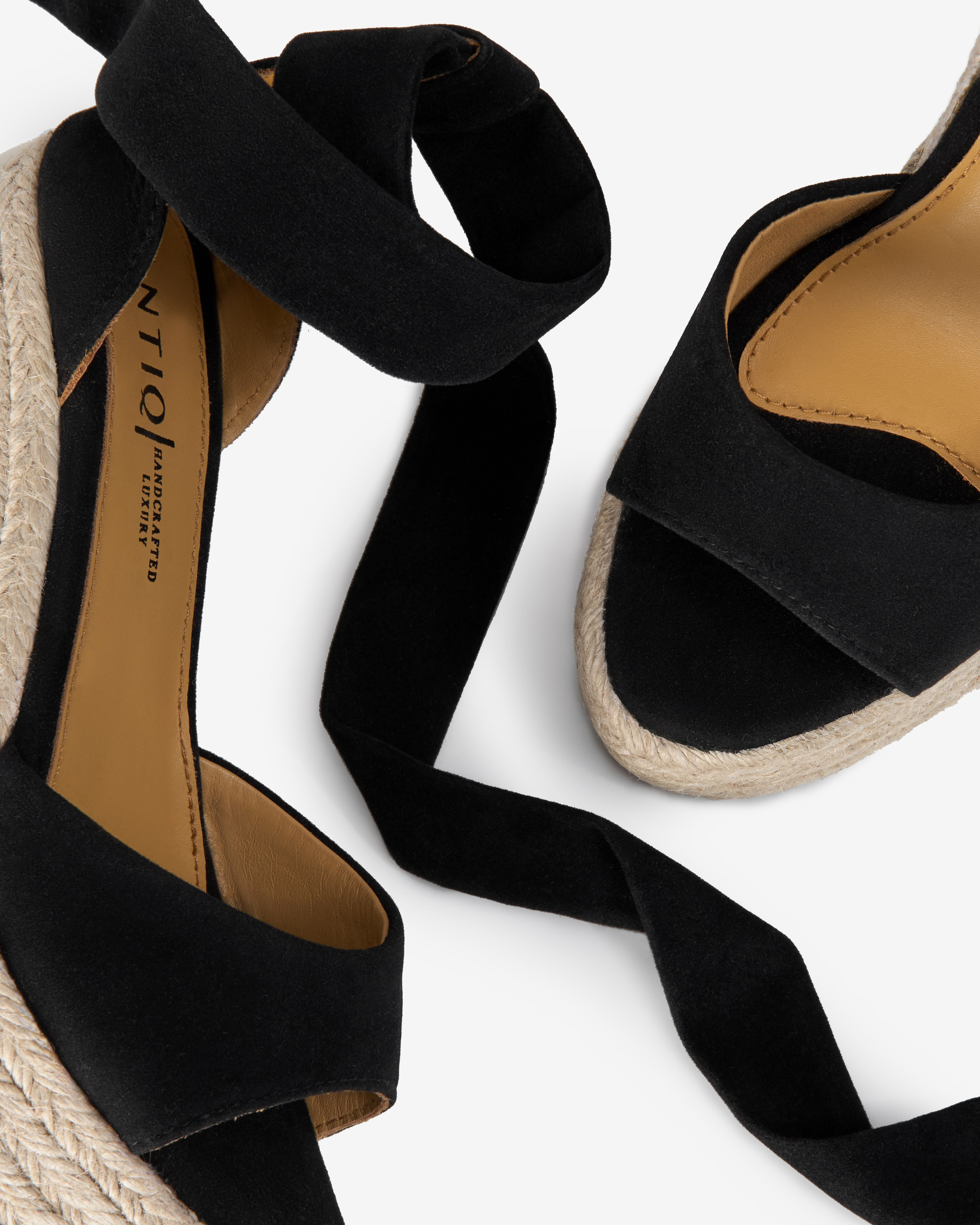 Rich as Usual. Фотограф для маркетплейсов в Москве Озерова Кристина