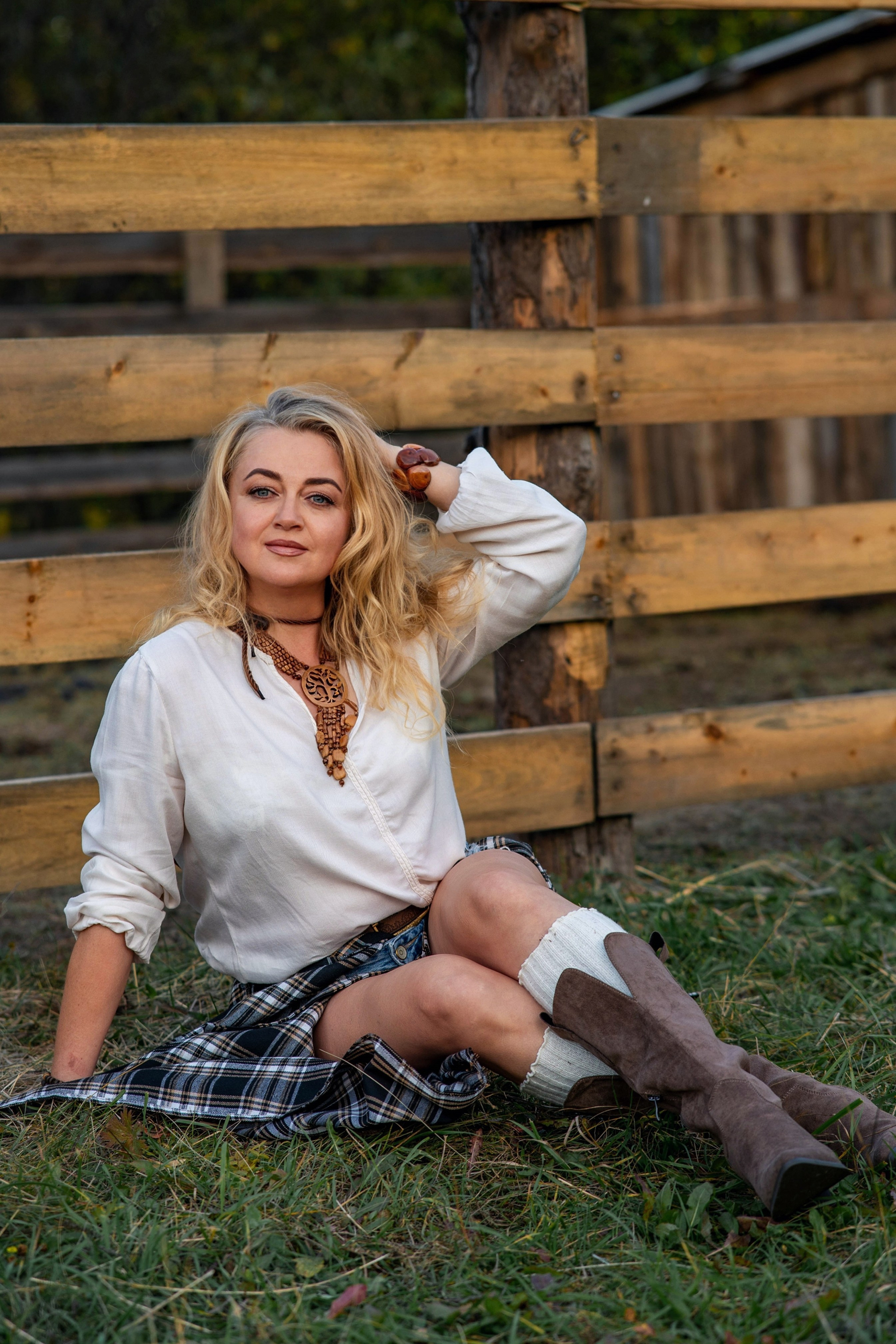 Юлия в осенней природе. Семейный и свадебный фотограф в Абакане Юлия Су