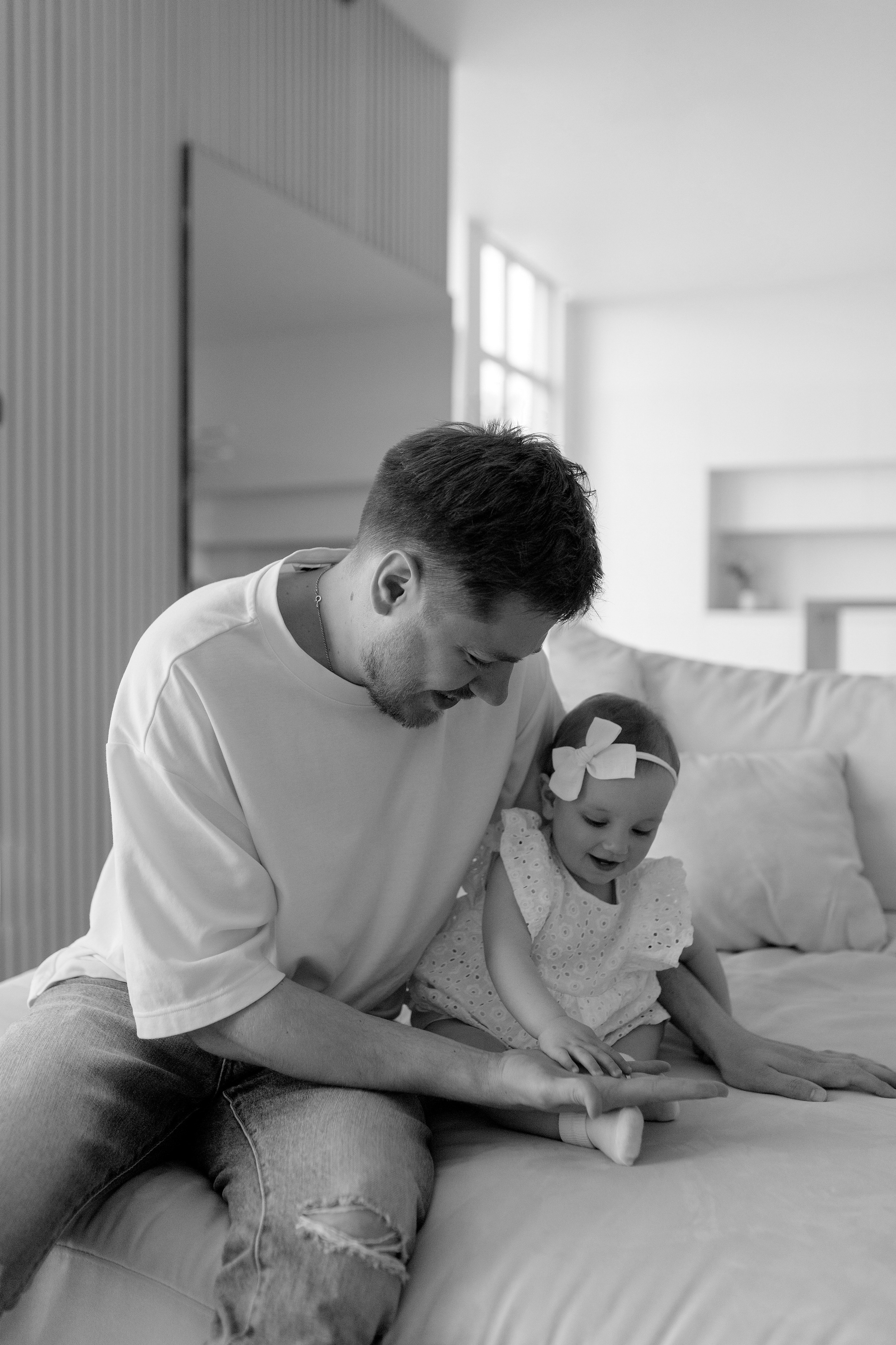 Семейная фотосессия в студии. Сестры Карабаза. Фотографы и ретушеры в Москве и Санкт-Петербурге