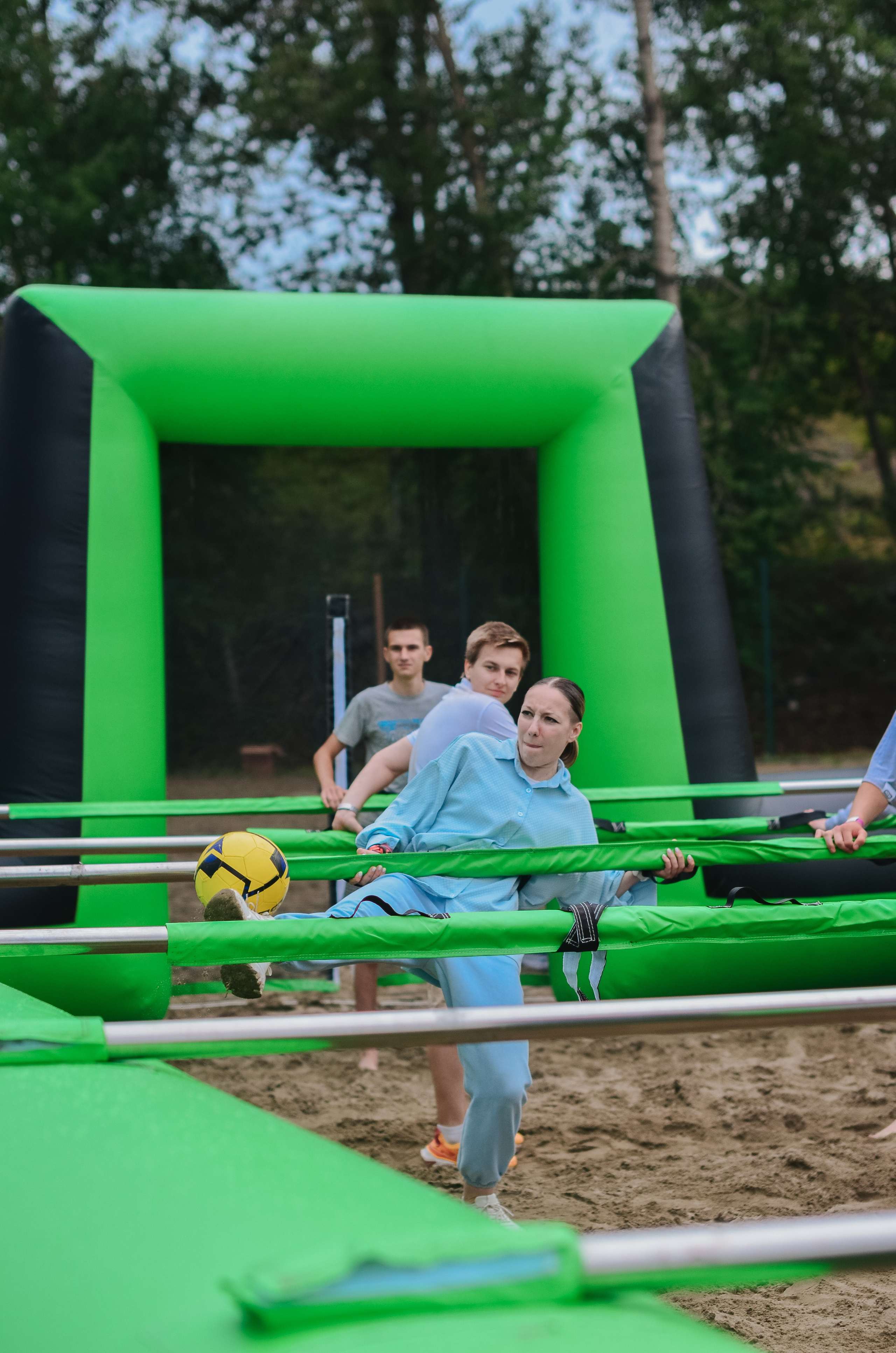 Фестиваль «Грань» 2025. Спортивная площадка. Денисова Аля — фотограф для парных съемок и индивидуальных историй в Барнауле