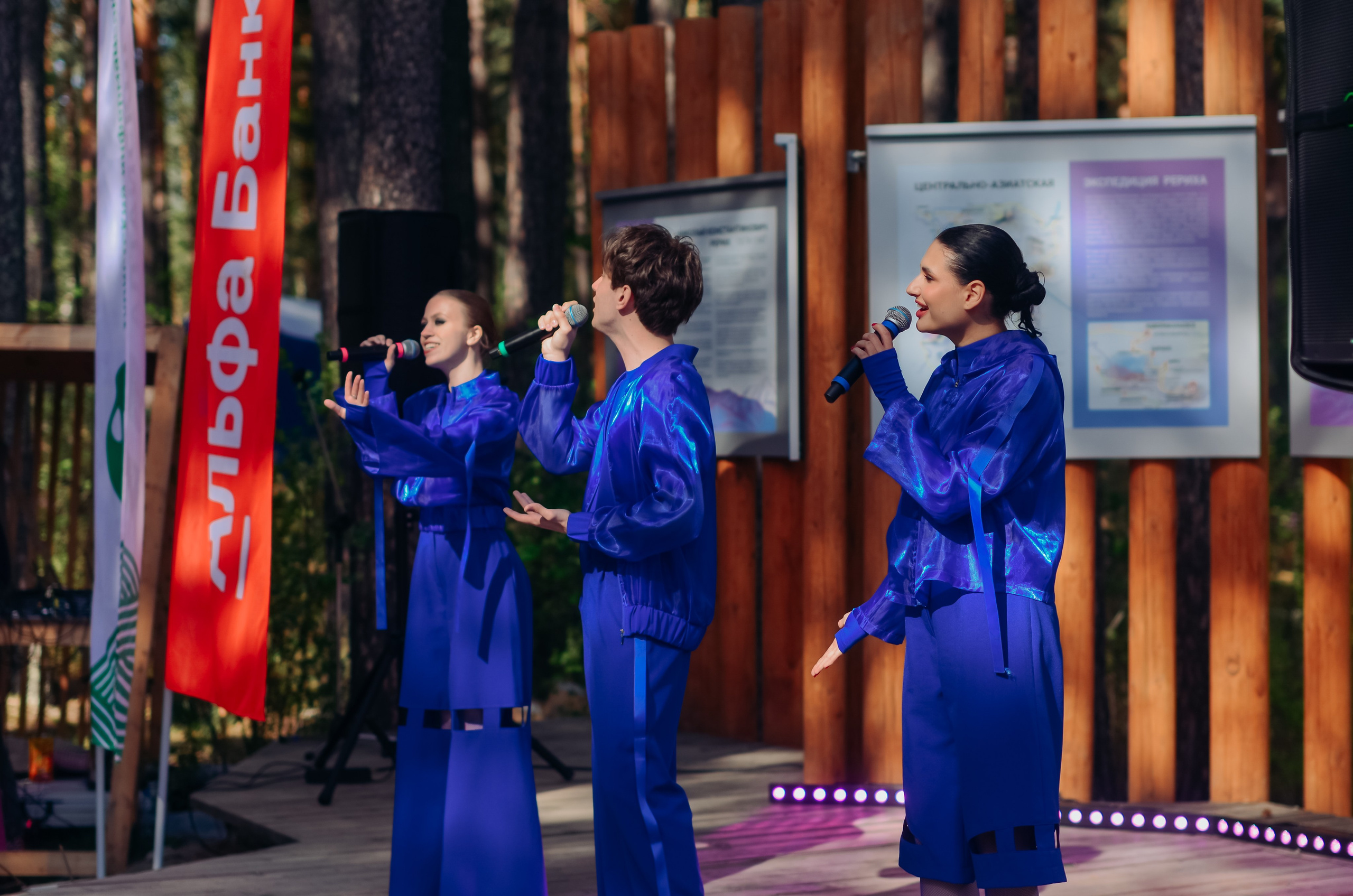 Фестиваль «Цветение Маральника на Алтае 2025». Фоторепортаж. Денисова Аля — фотограф для парных съемок и индивидуальных историй в Барнауле