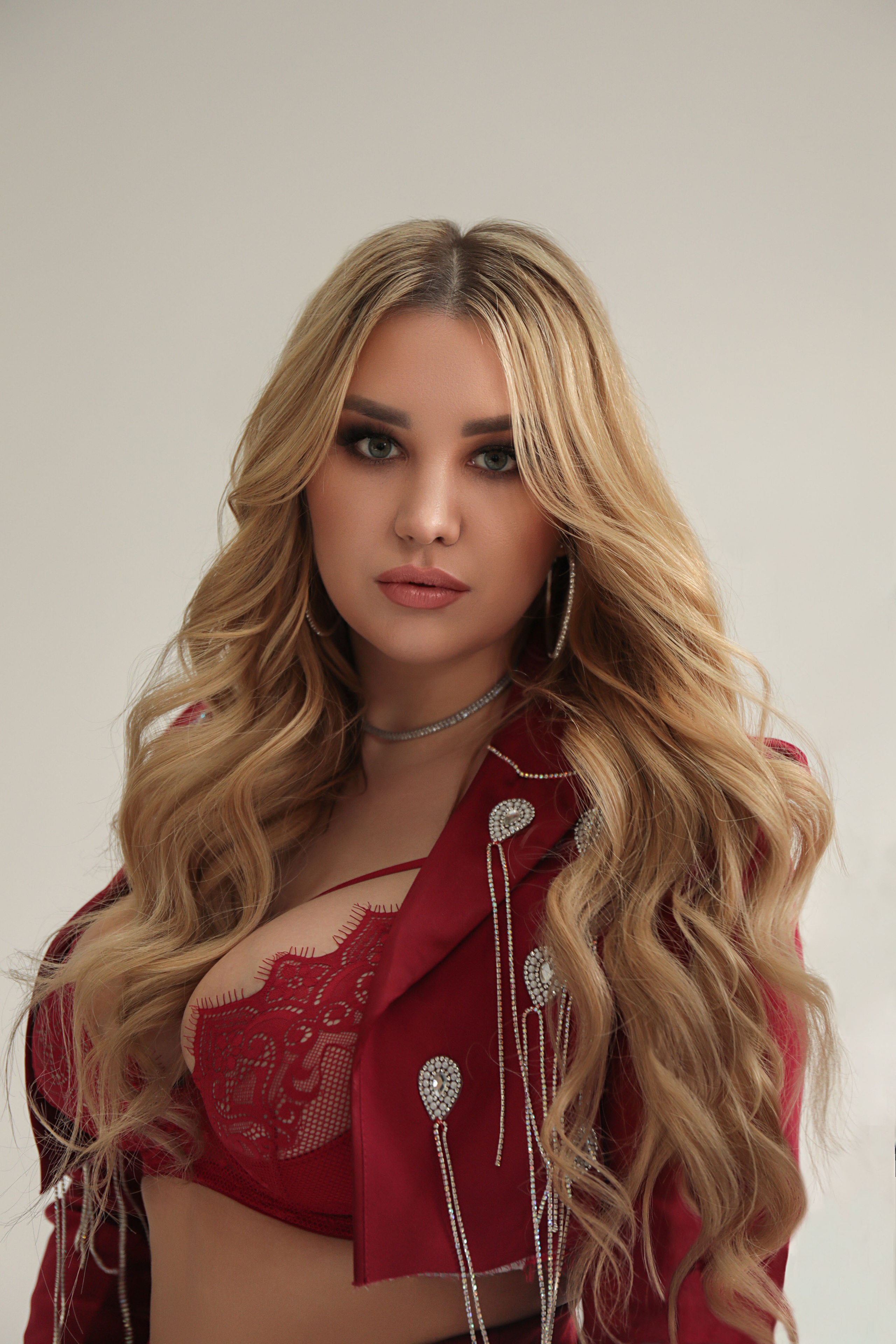 Удаление предметов и цветокоррекция. Качественная ретушь фотографий Вера Сартакова