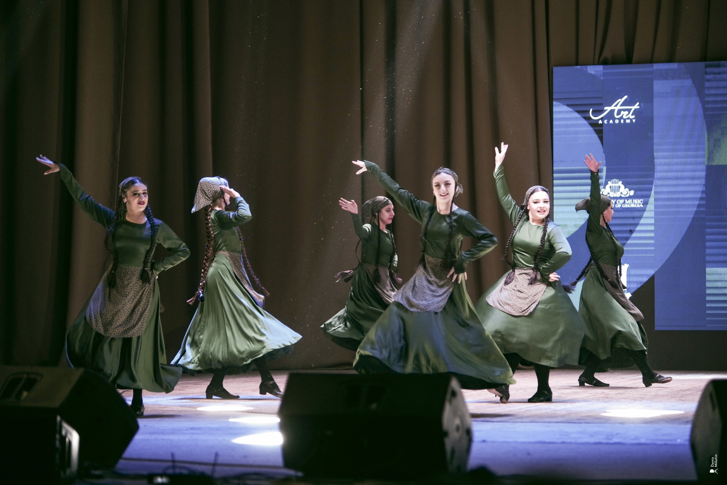 Танцы в Хоби. Портретный фотограф Денис Милютин