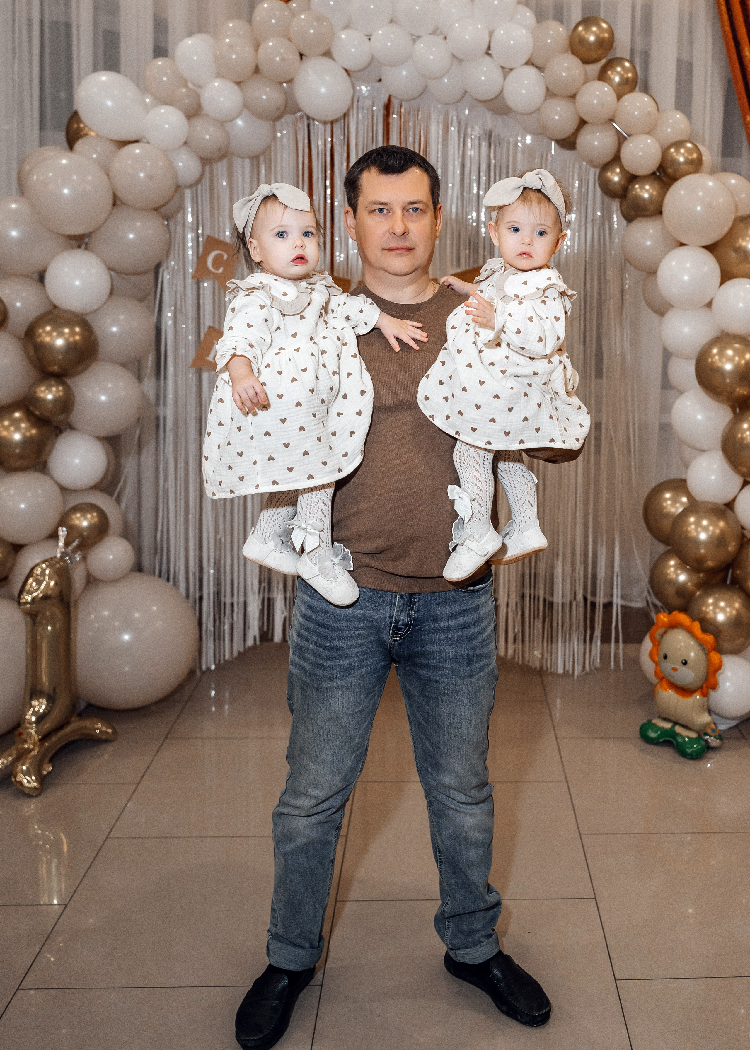 Александра и Виктория 1 годик. Семейный фотограф в Белгороде Амелина Алина