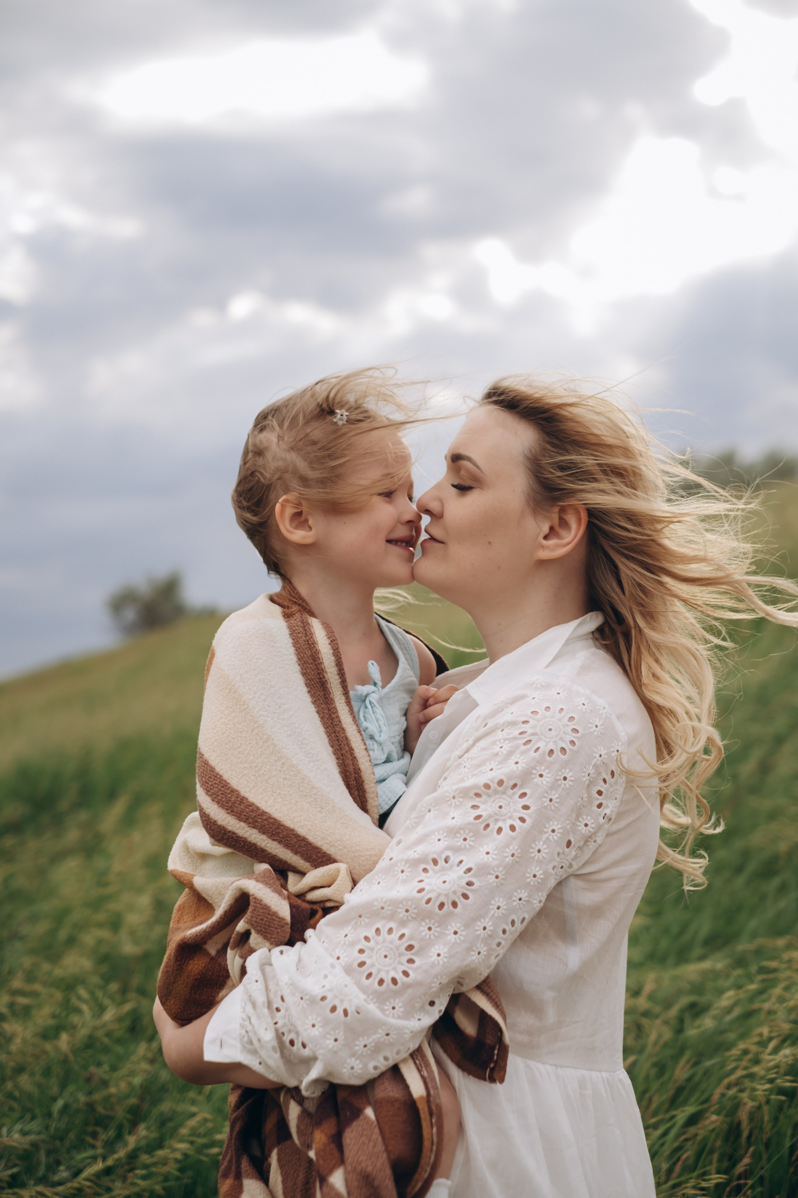 Прогулочная у моря. Мама и дочь. Фотограф Новосибирск Анна Рождественская