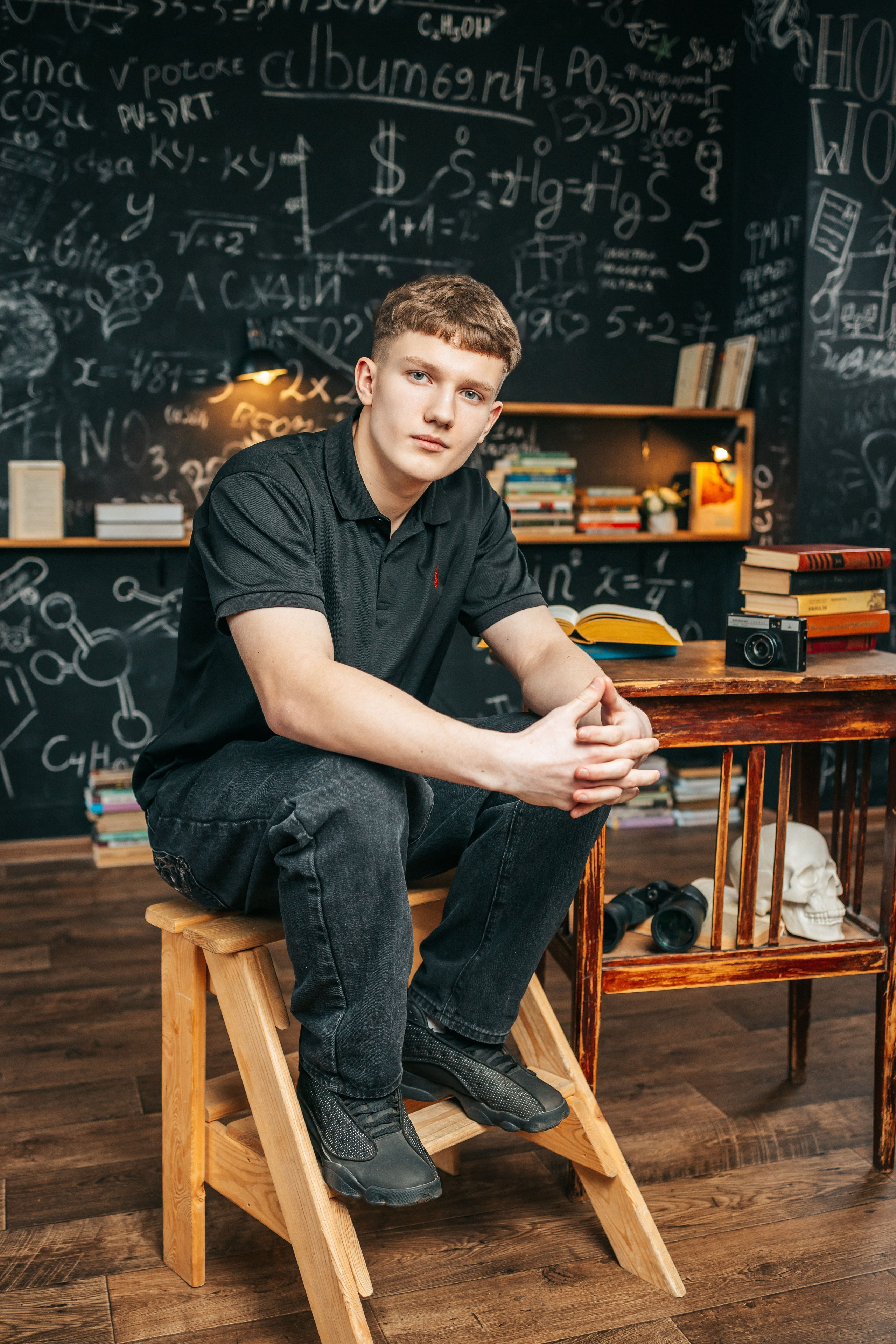 Студия школьной фотографии. Фотостудия выпускных альбомов в Твери. Студия школьной фотографии в Твери. Выпускные альбомы в Твери