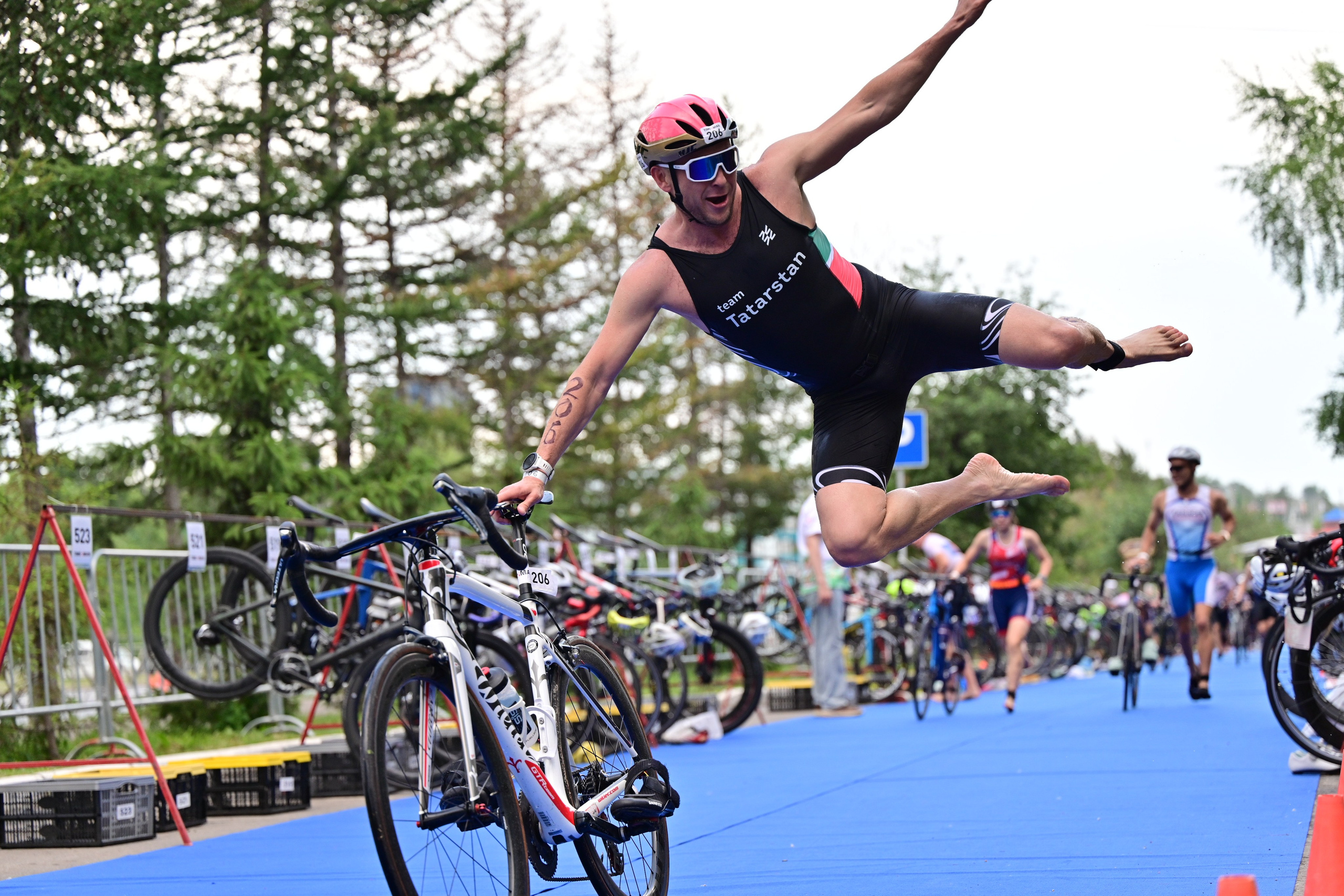 #БегающийФотограф Павел Железняк. Казань. Москва