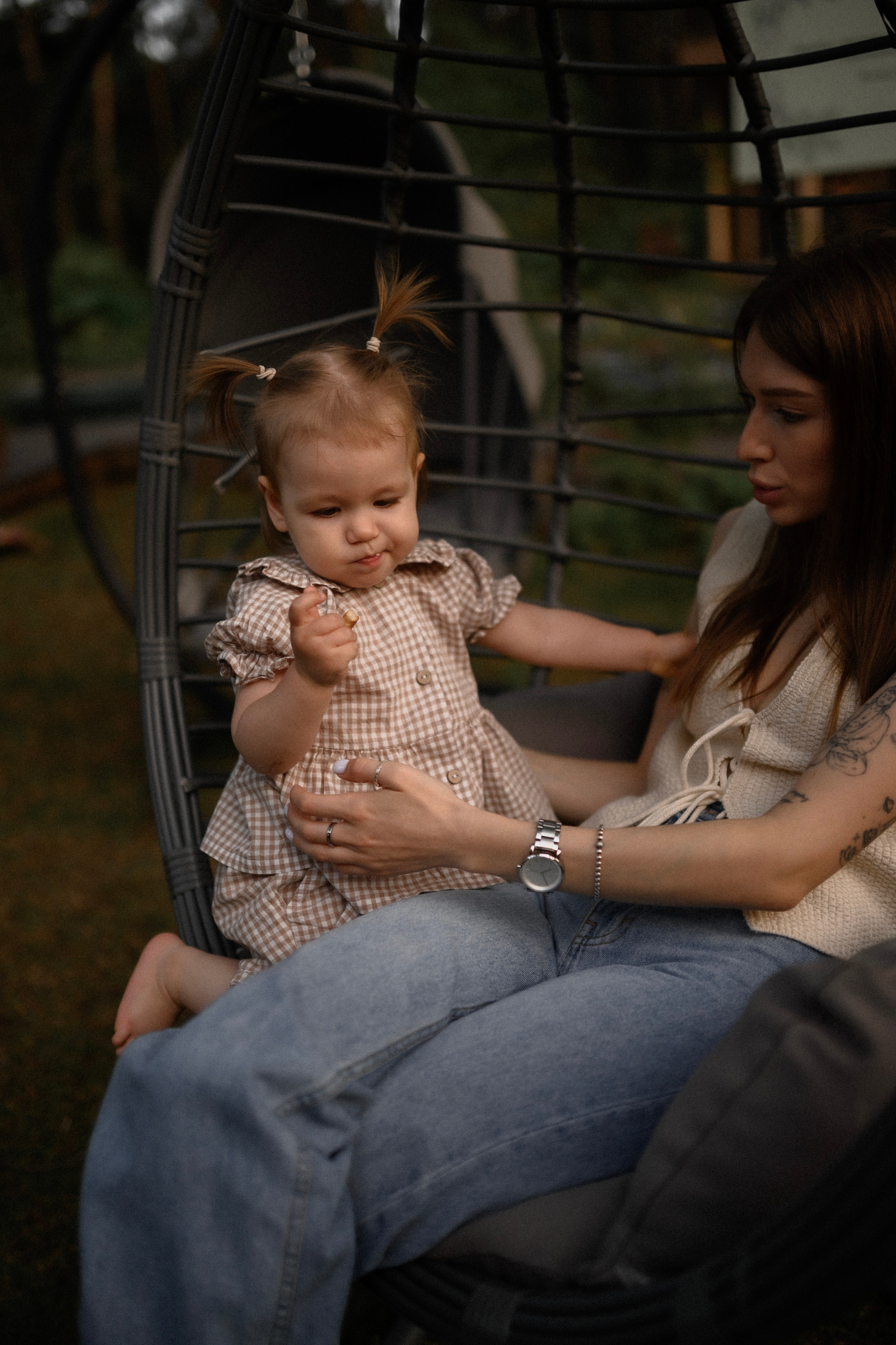 Надя и Алиса в ресторане Кедр. Семейный и свадебный lifestyle-фотограф в Москве Мария Петрова