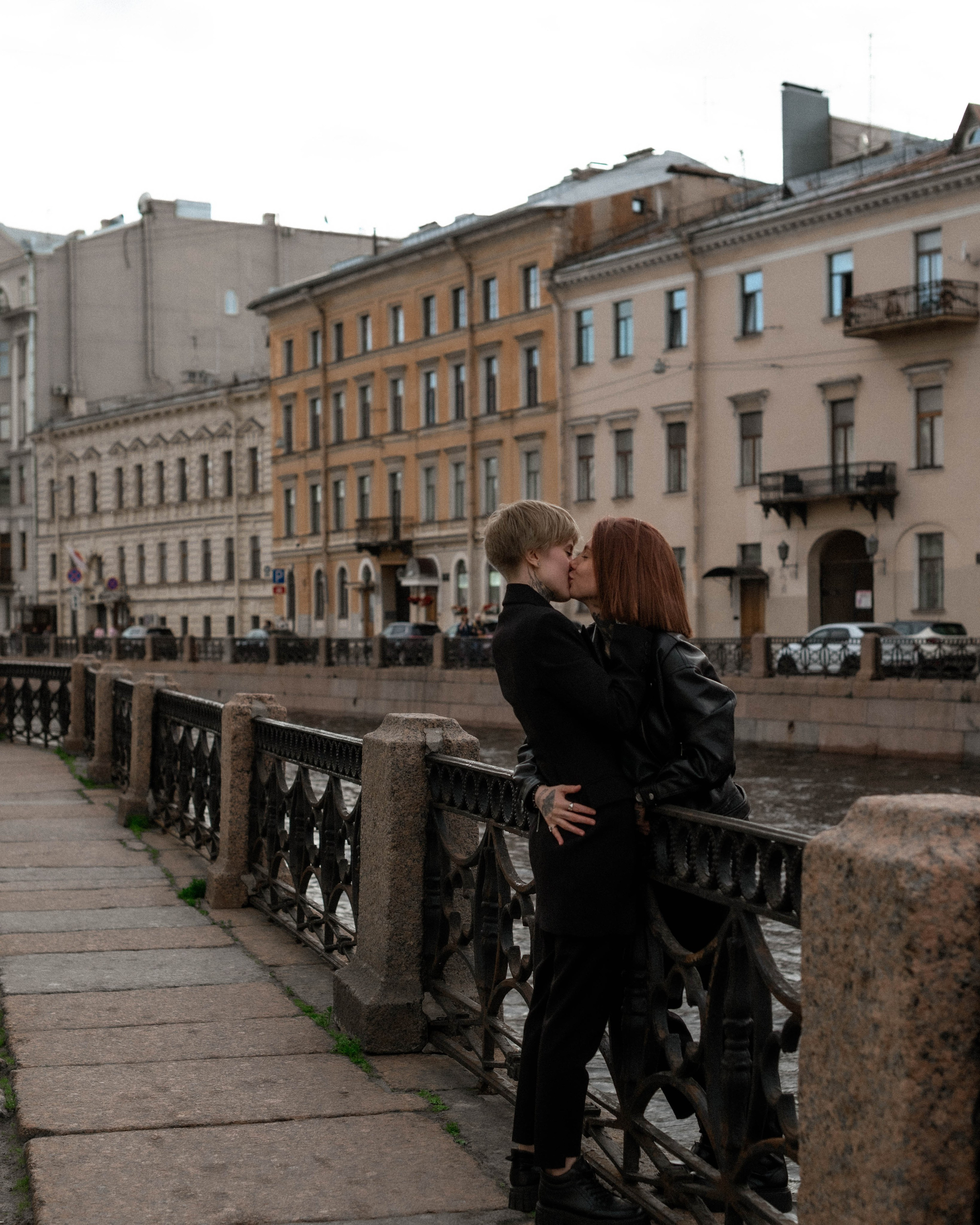 Настя и крис. Женский фотограф. Создатель украшений ручной работы. Модель