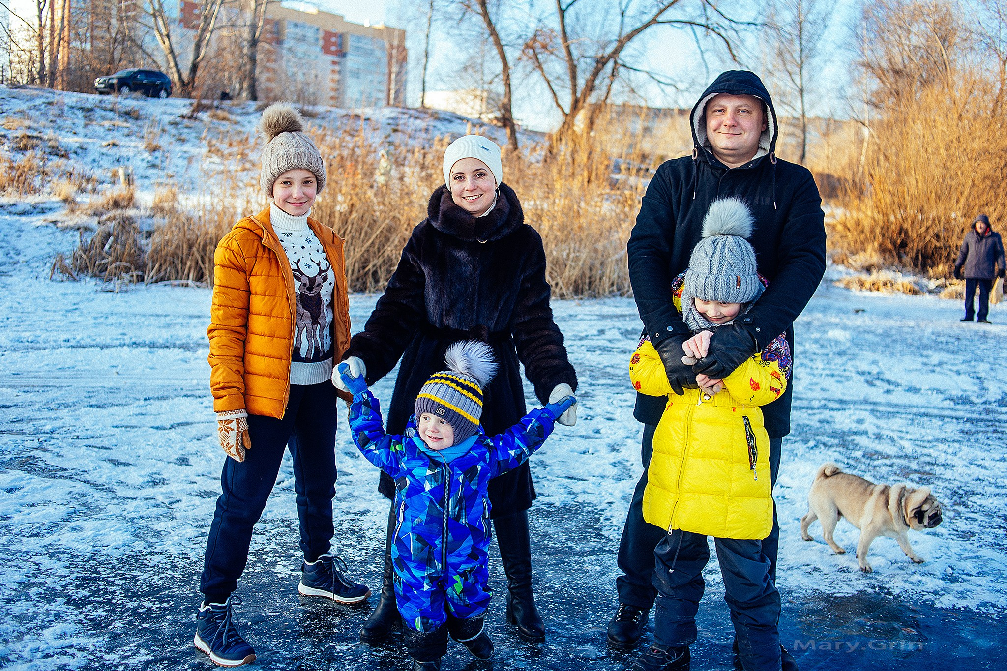 Зимняя фотопрогулка на мещерском озере с мандаринами. Детский и семейный фотограф, фотограф мероприятий Нижний Новгород