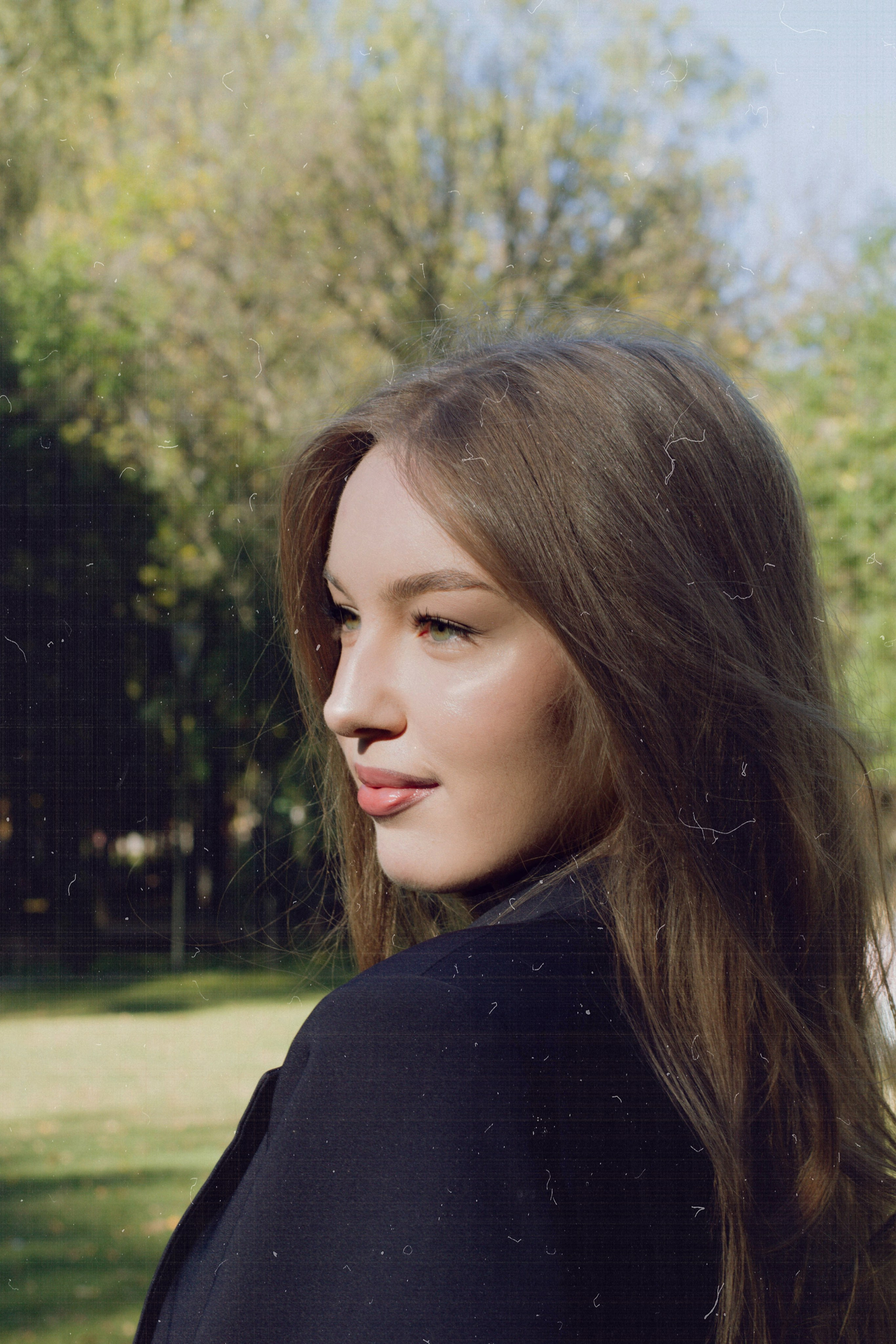 Sofiya. Я — Алёна и я фотографирую красиво (е)