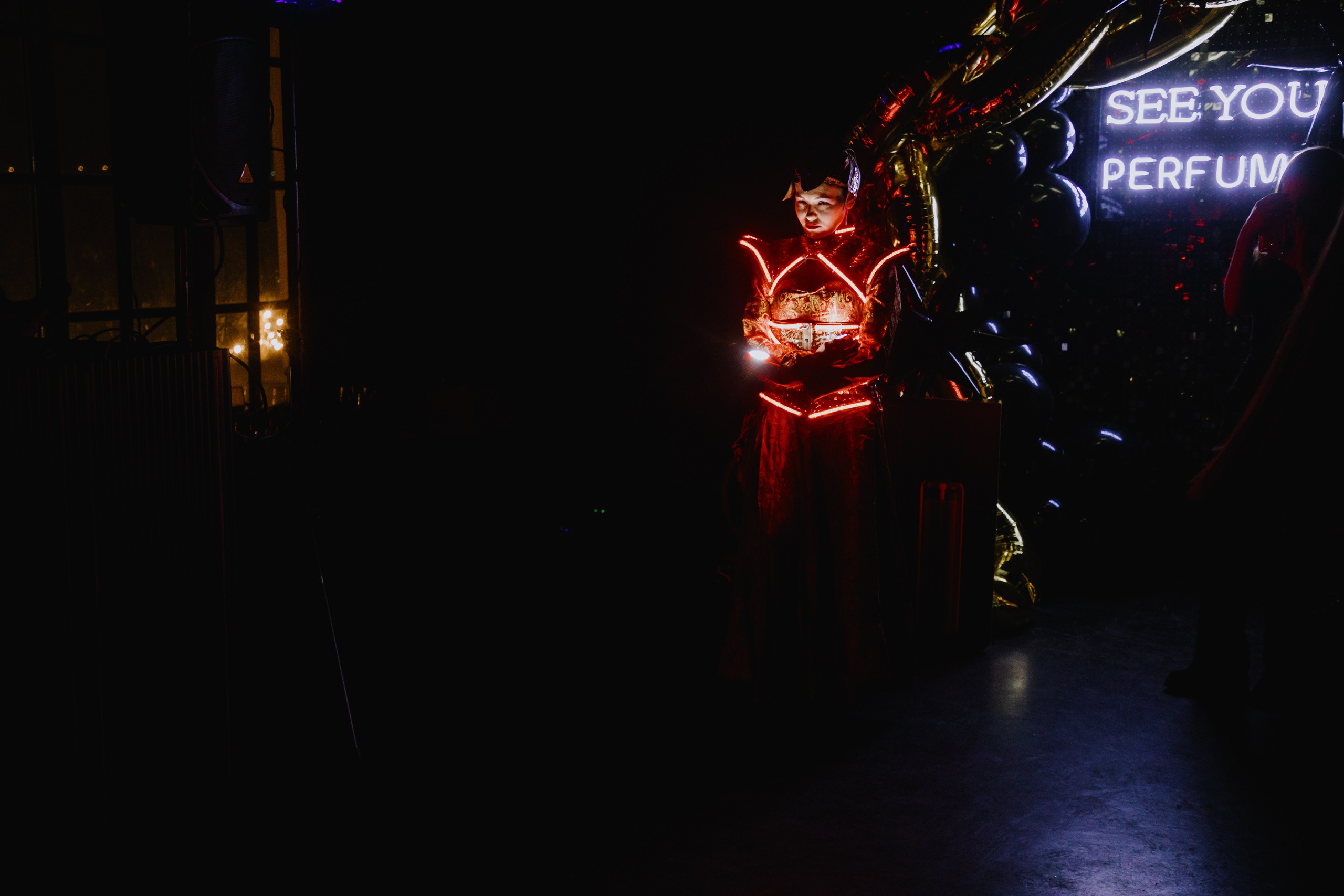 See `You Perfume. Фотограф в Москве и Санкт-Петербурге Дарина