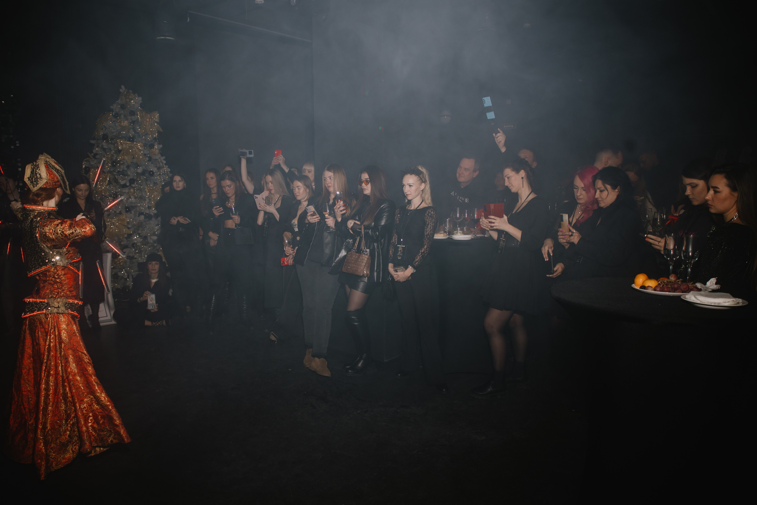 See `You Perfume. Фотограф в Москве и Санкт-Петербурге Дарина