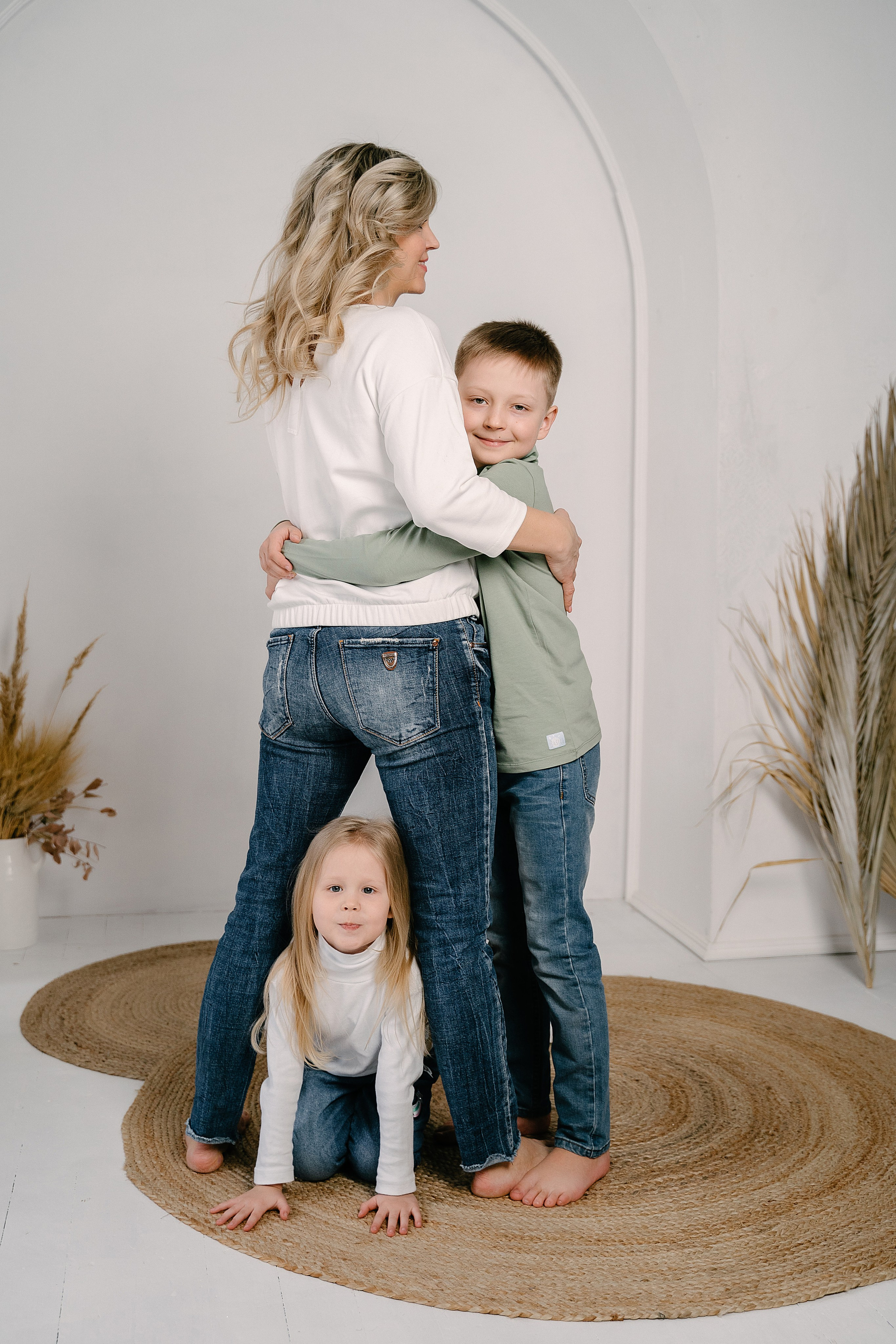 Оксана и дети. Свадебный фотограф Юлия Копылова