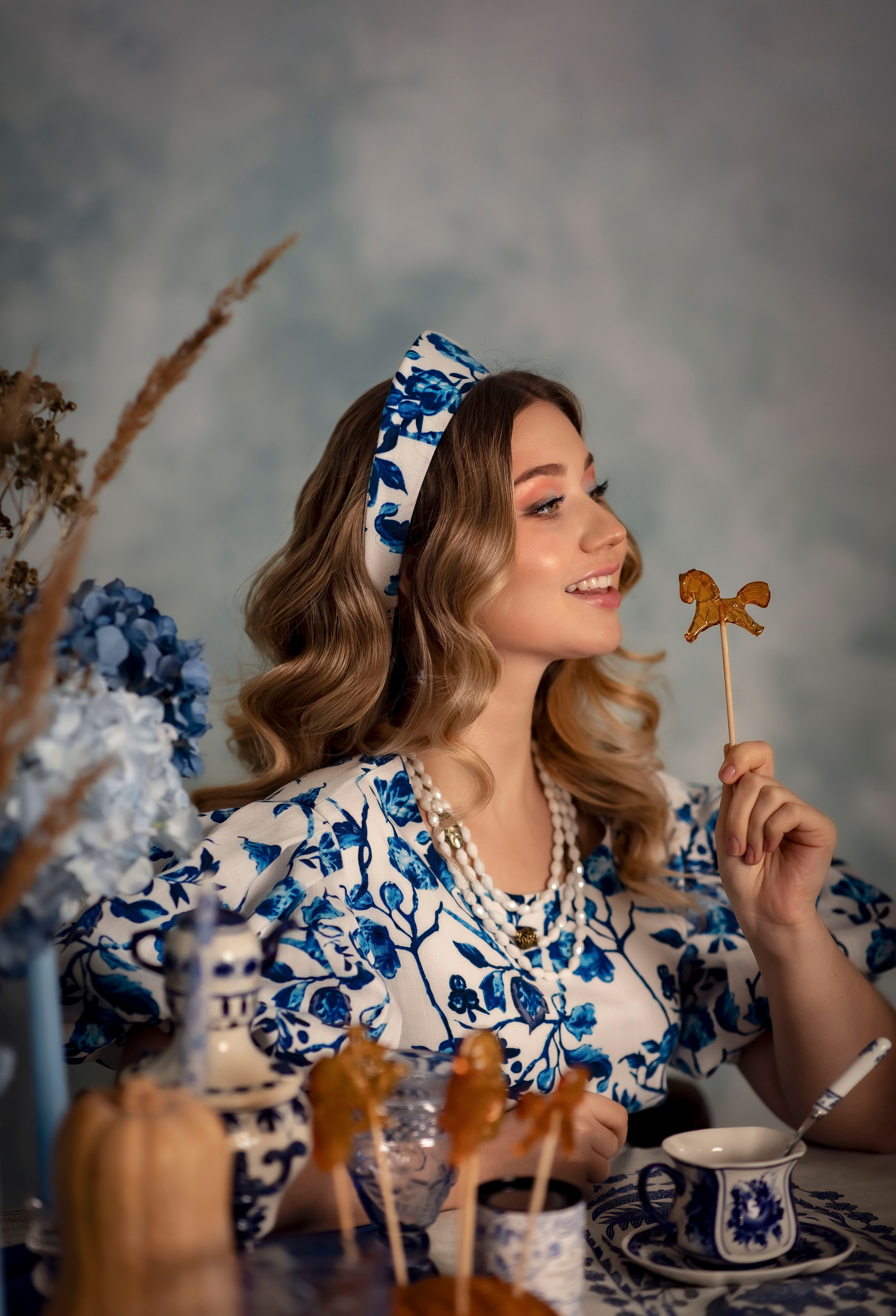 A28. Дизайнер костюмов и украшений, фотограф