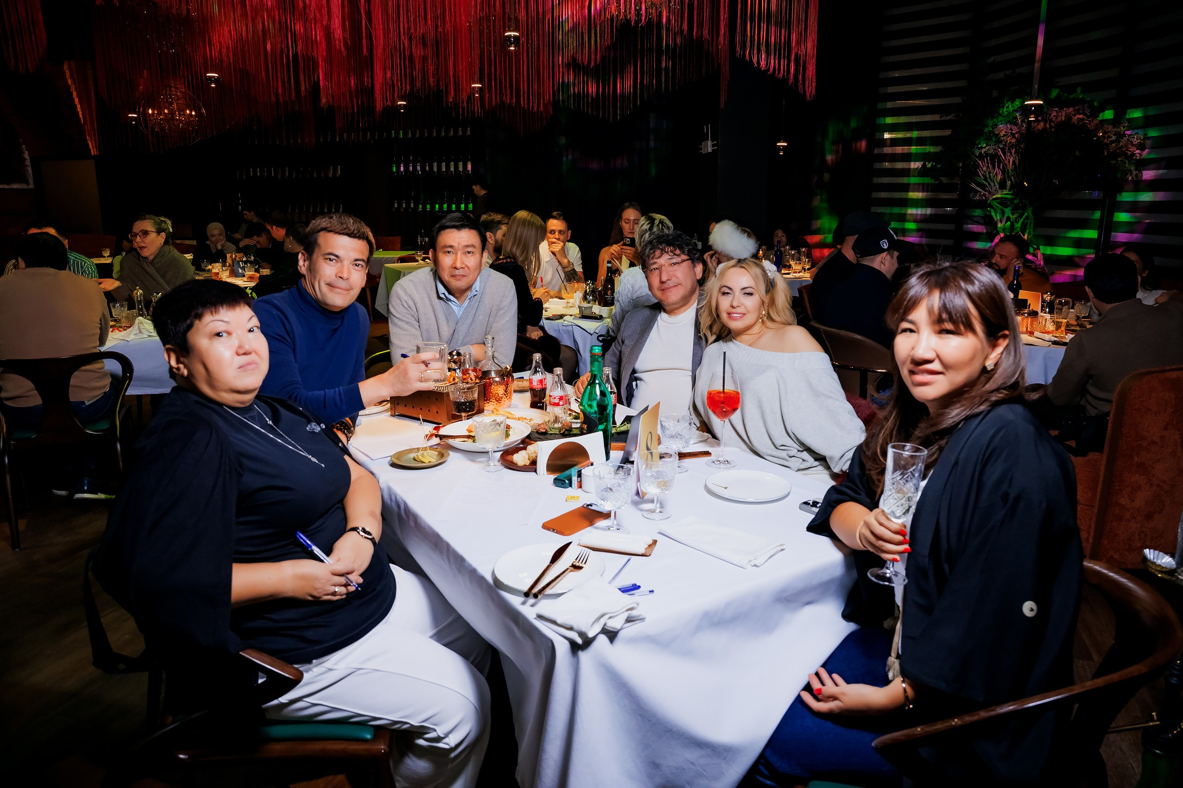 Вокруг Света за 60 Секунд-Sunset Meat Restaurant. Репортажный фотограф в Алматы Каюпов Сержан