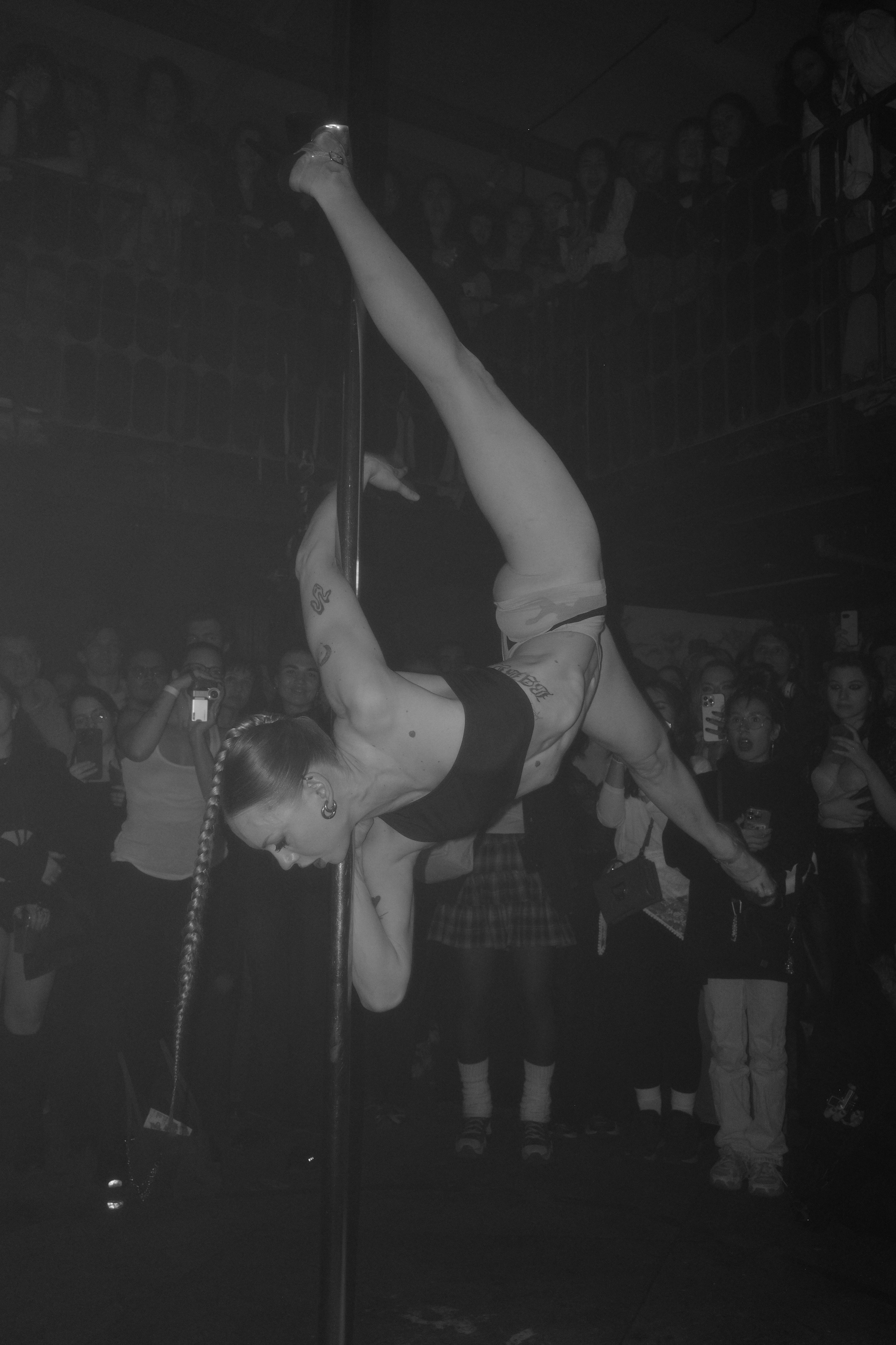 СELESTICA performance. DREAM POLE — pole dance комьюинити из Москвы. Тренировки, выступления, перформансы
